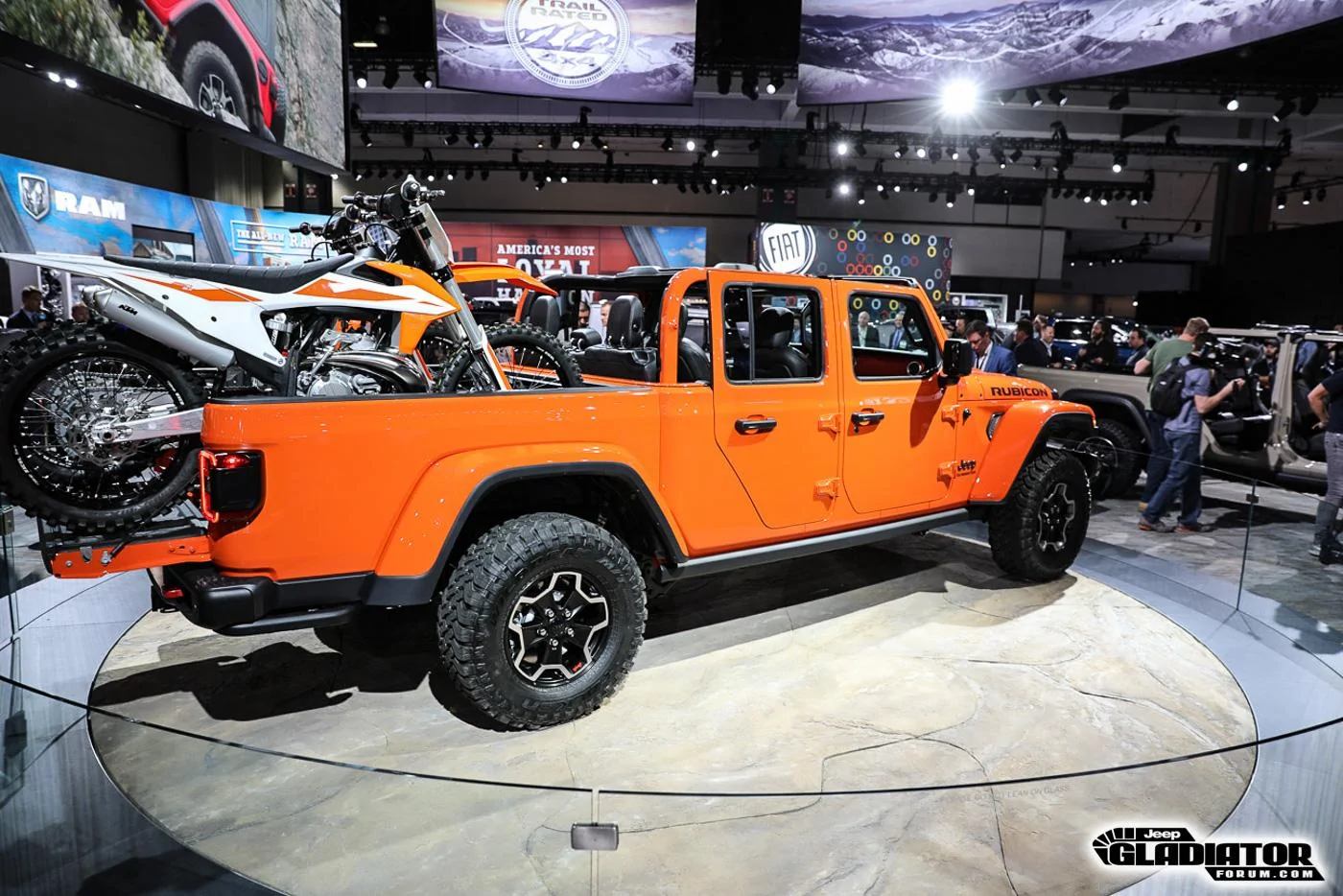 Jeep Gladiator JGF Live Coverage: 2020 Jeep Gladiator Debut from the LA Auto Show! 2020-Jeep-Gladiator-JT-Pickup-Truck-LA-Auto-Show-36