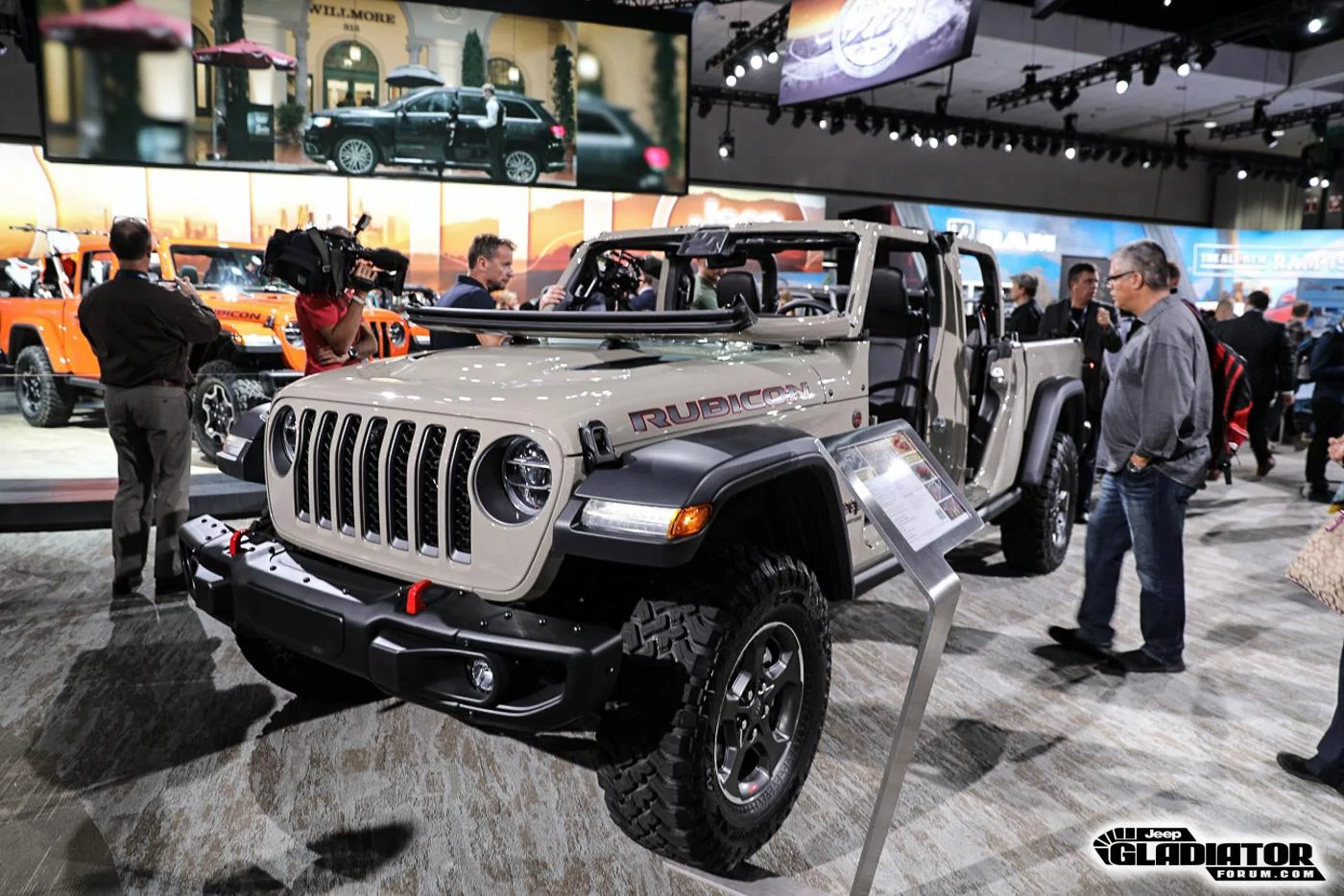 Jeep Gladiator JGF Live Coverage: 2020 Jeep Gladiator Debut from the LA Auto Show! 2020-Jeep-Gladiator-JT-Pickup-Truck-LA-Auto-Show-44