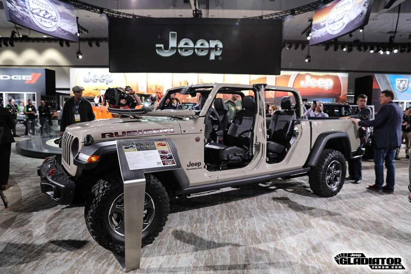Jeep Gladiator JGF Live Coverage: 2020 Jeep Gladiator Debut from the LA Auto Show! 2020-Jeep-Gladiator-JT-Pickup-Truck-LA-Auto-Show-46