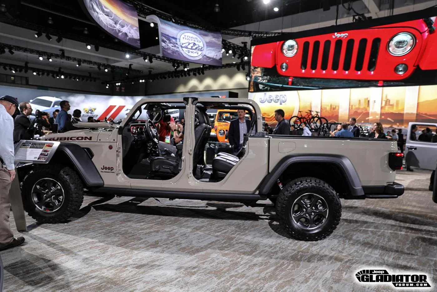 Jeep Gladiator JGF Live Coverage: 2020 Jeep Gladiator Debut from the LA Auto Show! 2020-Jeep-Gladiator-JT-Pickup-Truck-LA-Auto-Show-47