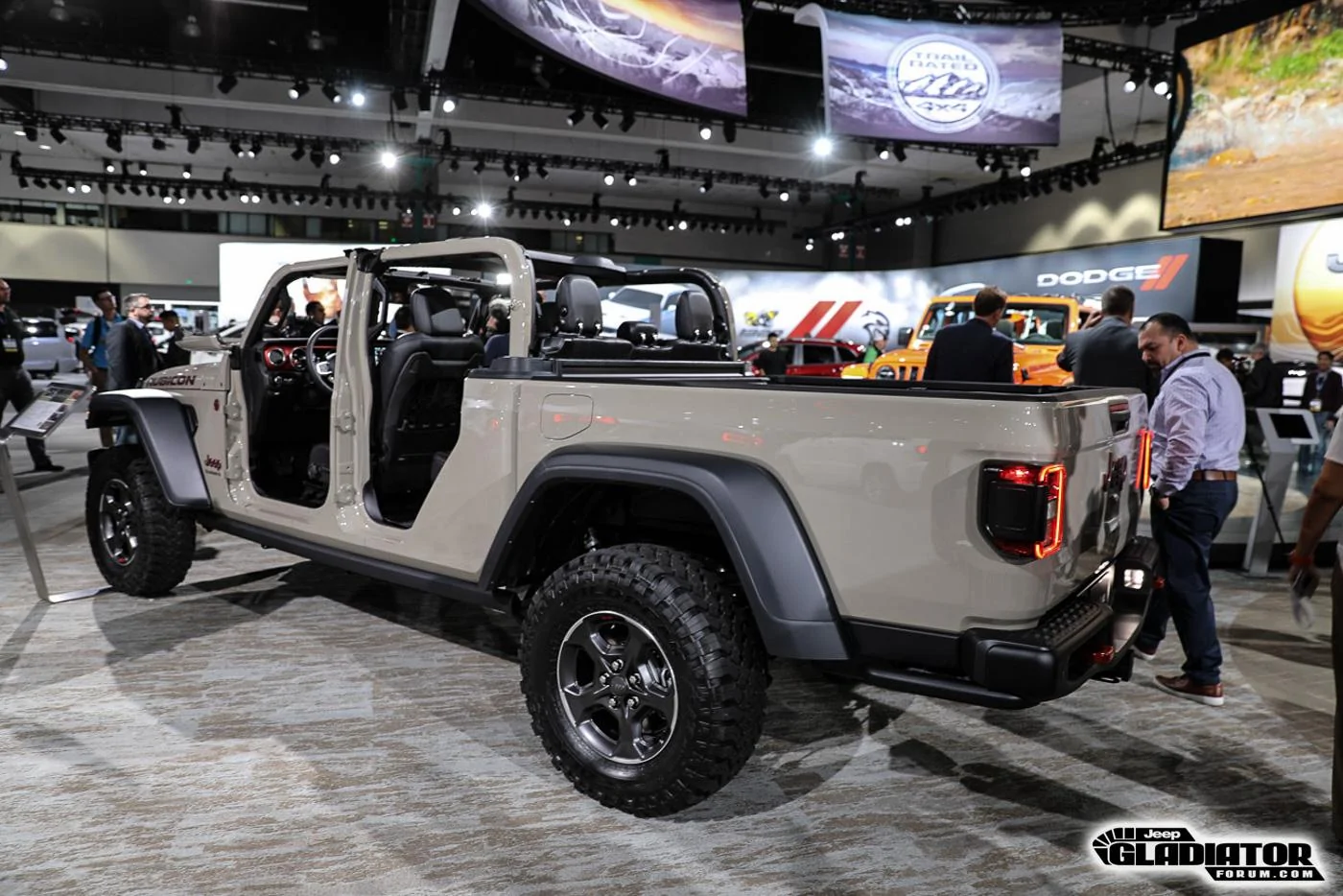 Jeep Gladiator JGF Live Coverage: 2020 Jeep Gladiator Debut from the LA Auto Show! 2020-Jeep-Gladiator-JT-Pickup-Truck-LA-Auto-Show-48