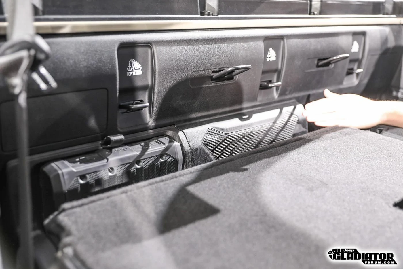 Jeep Gladiator JGF Live Coverage: 2020 Jeep Gladiator Debut from the LA Auto Show! 2020-Jeep-Gladiator-JT-Pickup-Truck-LA-Auto-Show-53