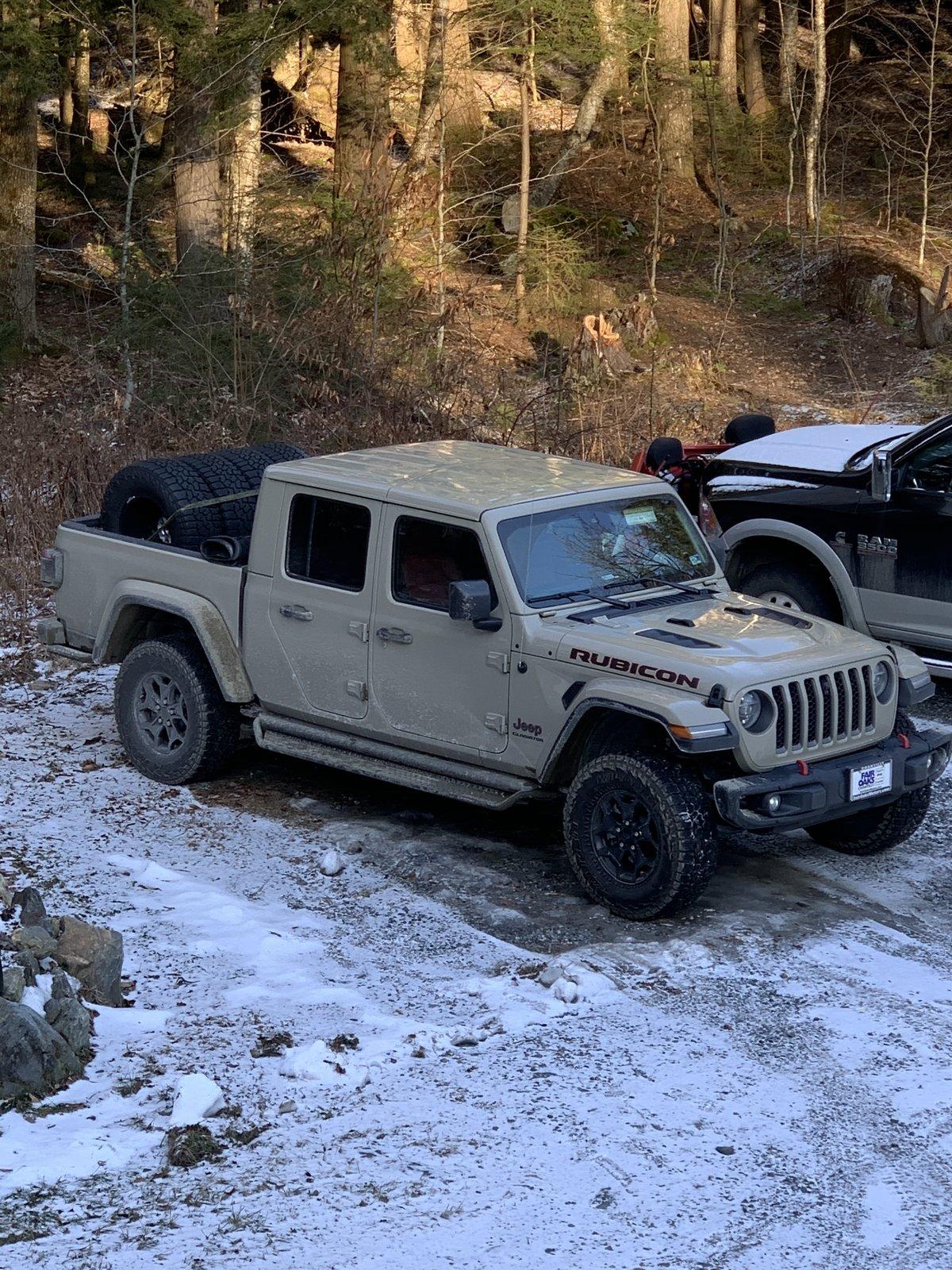 Jeep Gladiator Where are my future Gobis DD1D1CD4-76D6-454C-857C-A134CCBA3D25