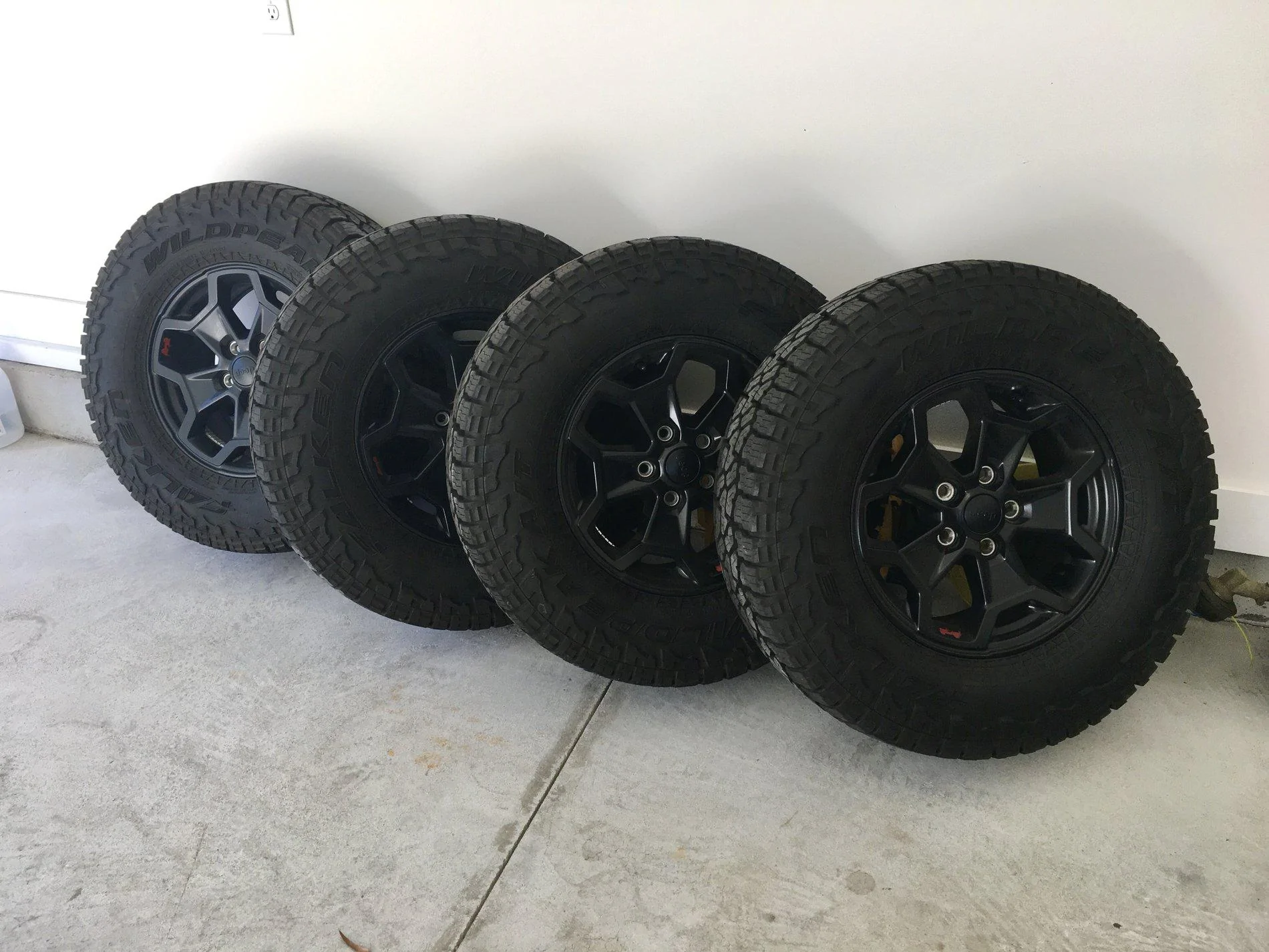 Jeep Gladiator 4-Rubicon LE Wheels/Falken AT3 Tires BCCD10C6-37C5-4E7F-B618-ECEE669BD6F6