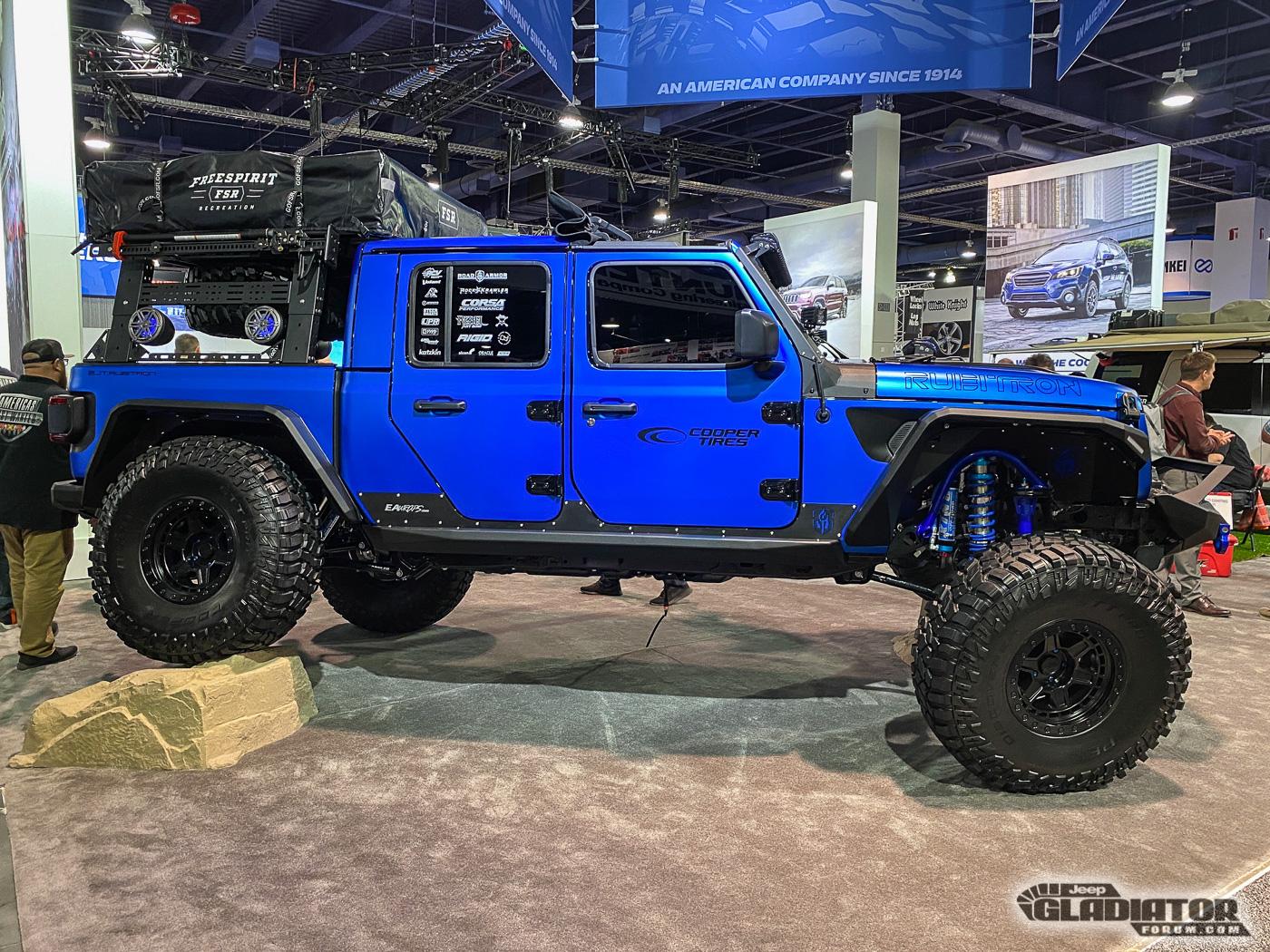 Jeep Gladiator Bobbed Gladiator doetsch-off-road-rubitron-jeep-gladiator-build-sema-2019-26-