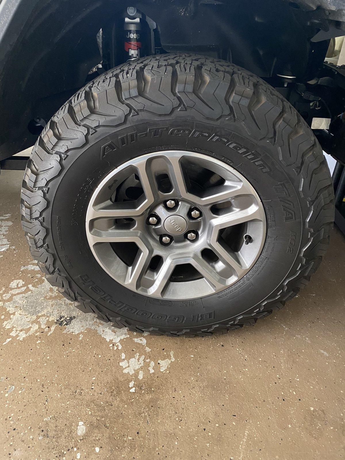 Jeep Gladiator BF Goodrich KO2 33X12.5X17 - 2000 miles.  $600 IMG_2748