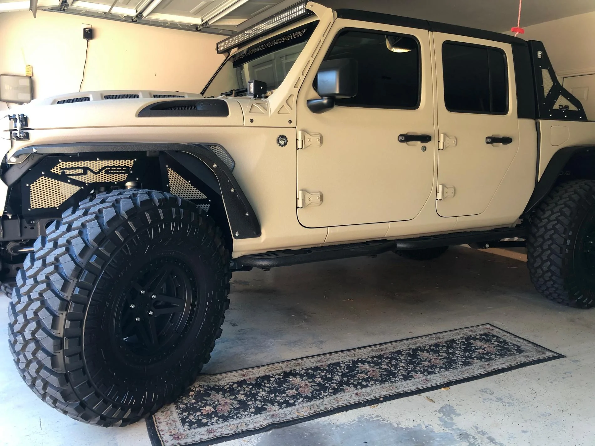 Jeep Gladiator Picked up this DV8 Gladiator this week 9AvwSfJ