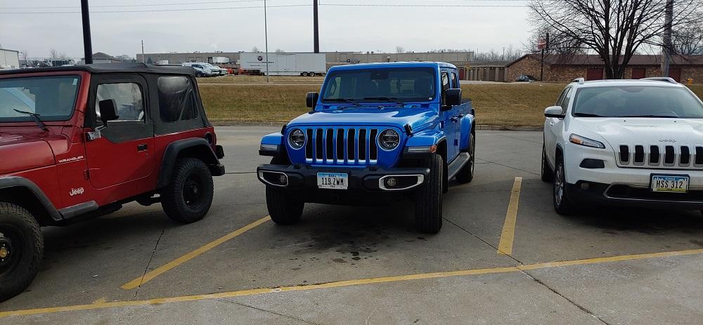 Jeep Gladiator Jeeps Parking Next To Jeeps 20191213_102250