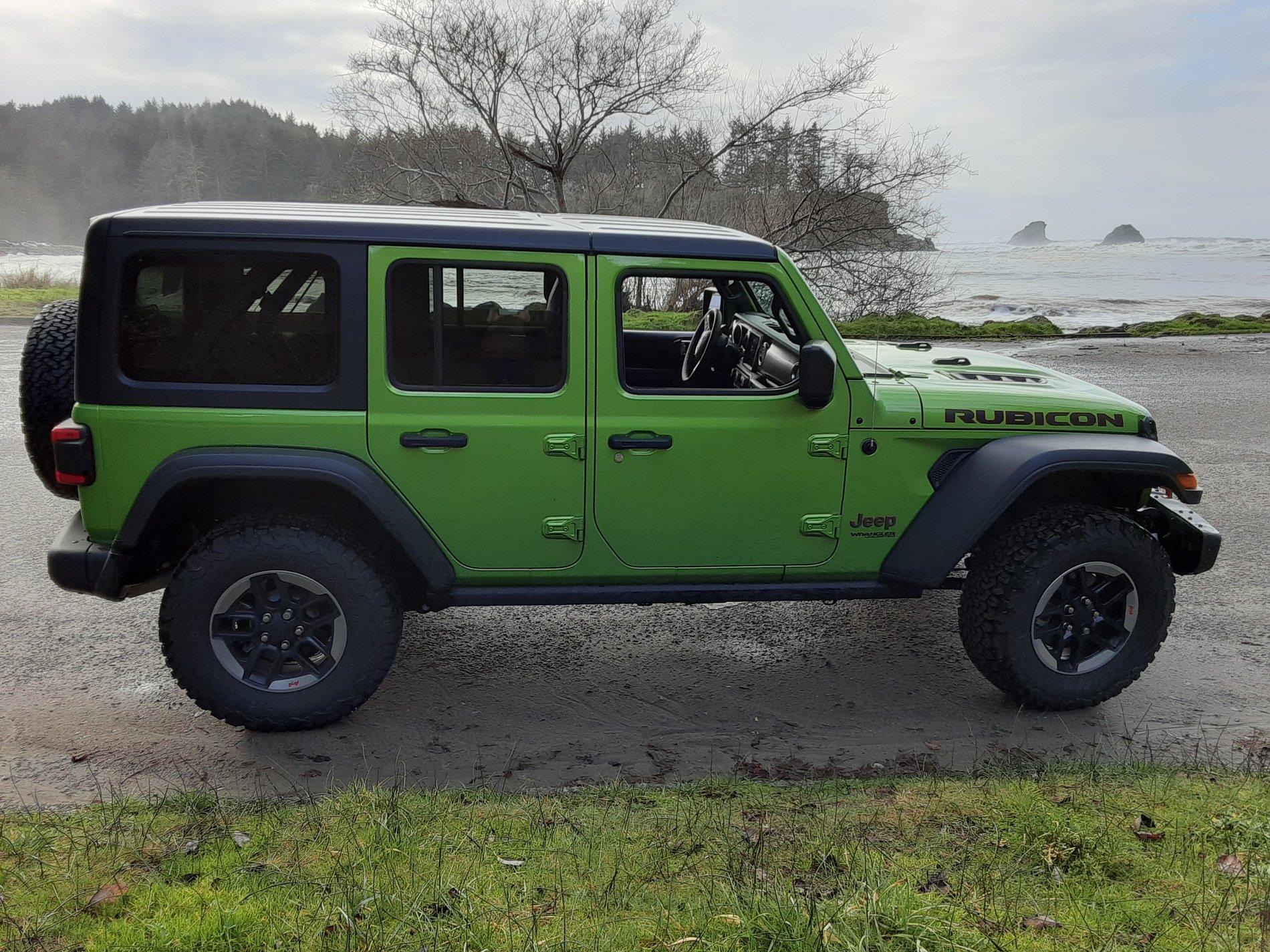 Jeep Gladiator JT  “Green with envy pearl coat” new color ? 20191213_120552