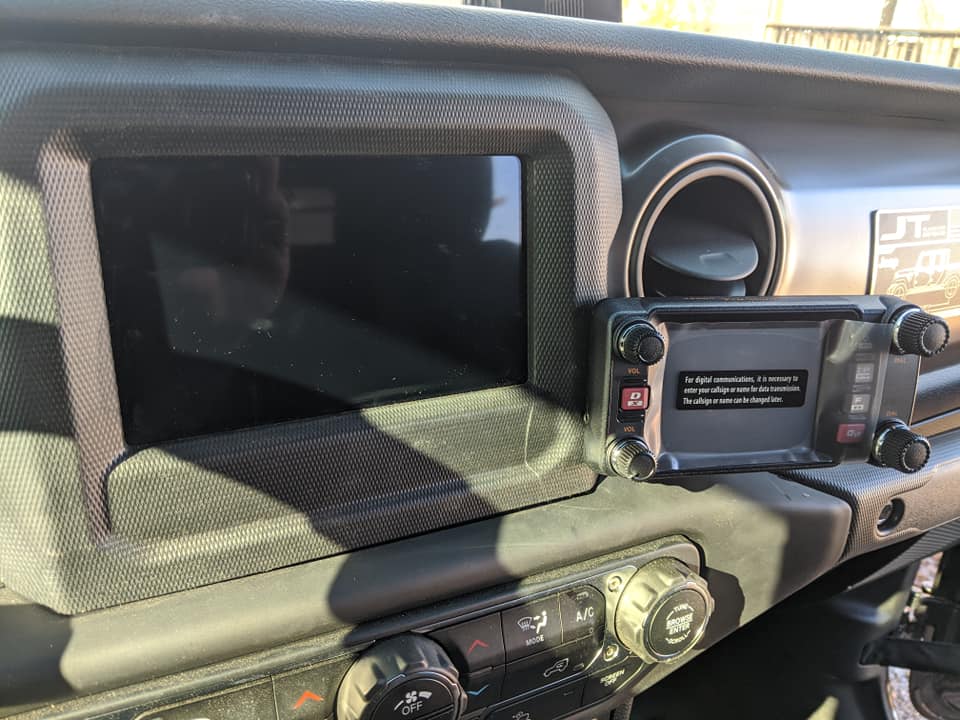 Jeep Gladiator Power for a ham radio. nc_oc=AQnAXKWXIHgmlQ4E22t6icFe0gD-PelyUSW2C9jjPDHIGq0BpKhMff4W1TpzUGyPY5k&_nc_ht=scontent-iad3-1
