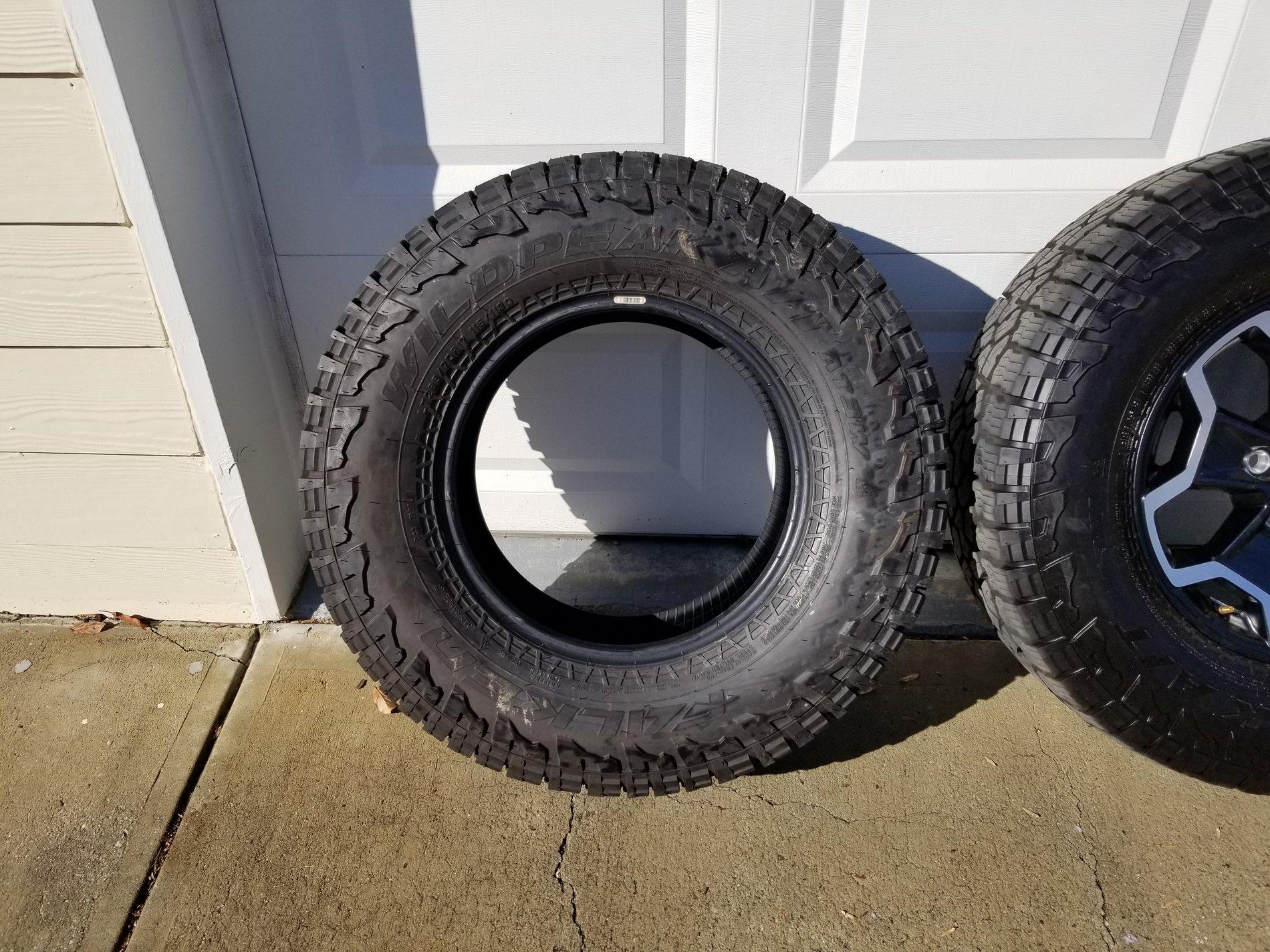 Jeep Gladiator Rubicon Stock Wheels and tires 20191214_135337