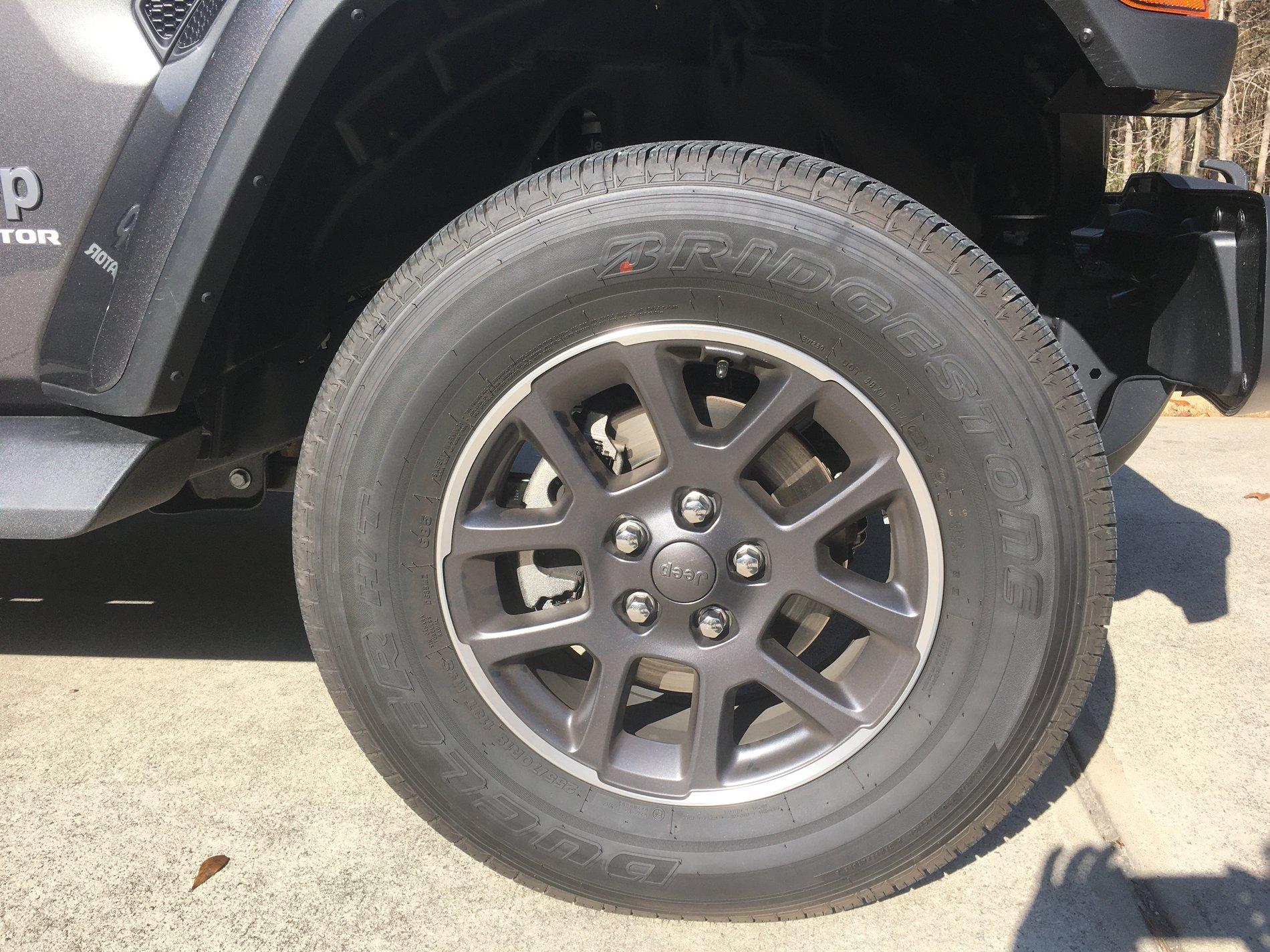 Jeep Gladiator Overland Wheels and Tires AB39112A-A025-4FCF-9AC8-CA345B1F8992