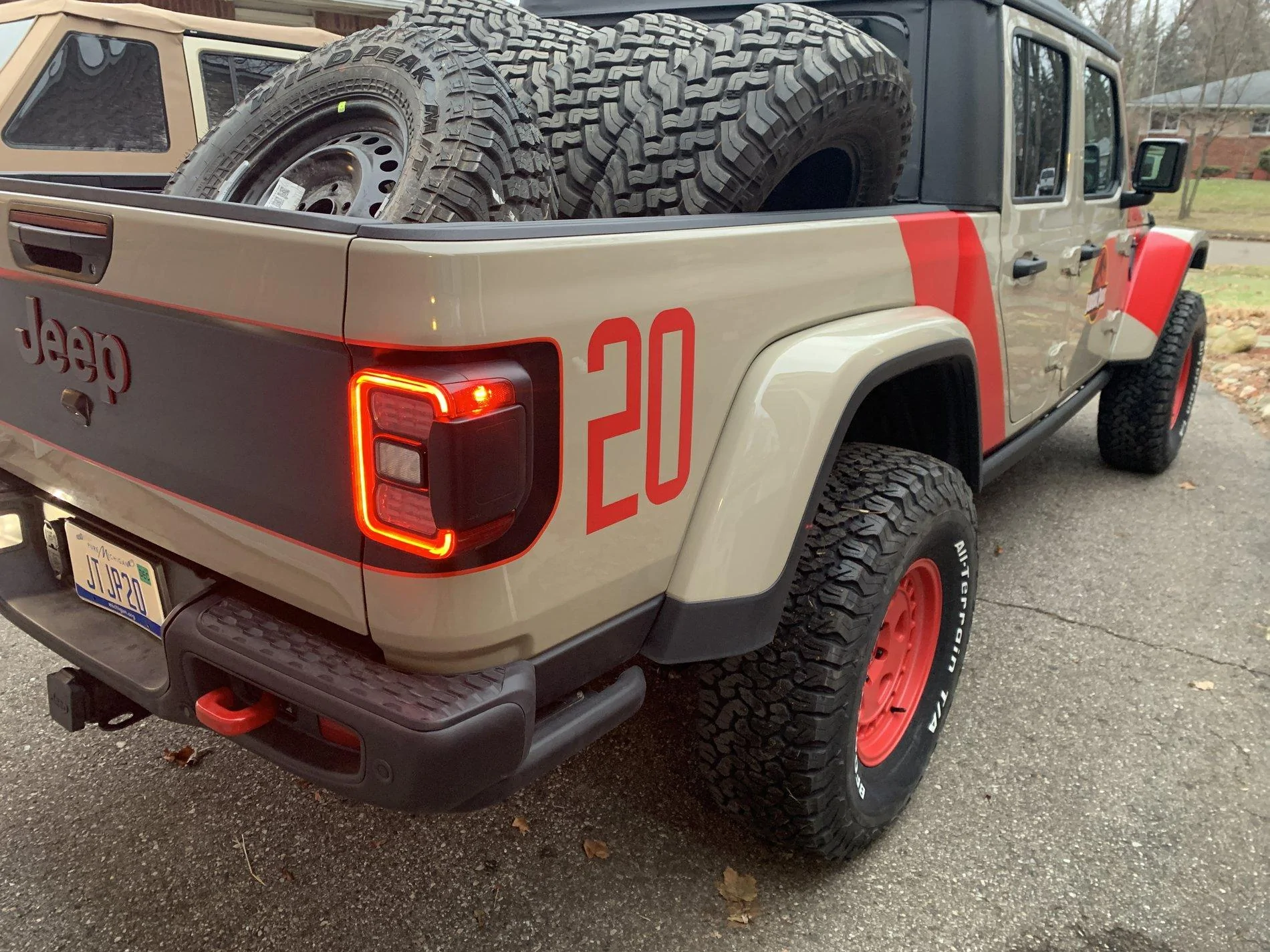 Jeep Gladiator GOBI Gladiator JT Club E1A05602-8516-448C-9E58-6418B8807F92