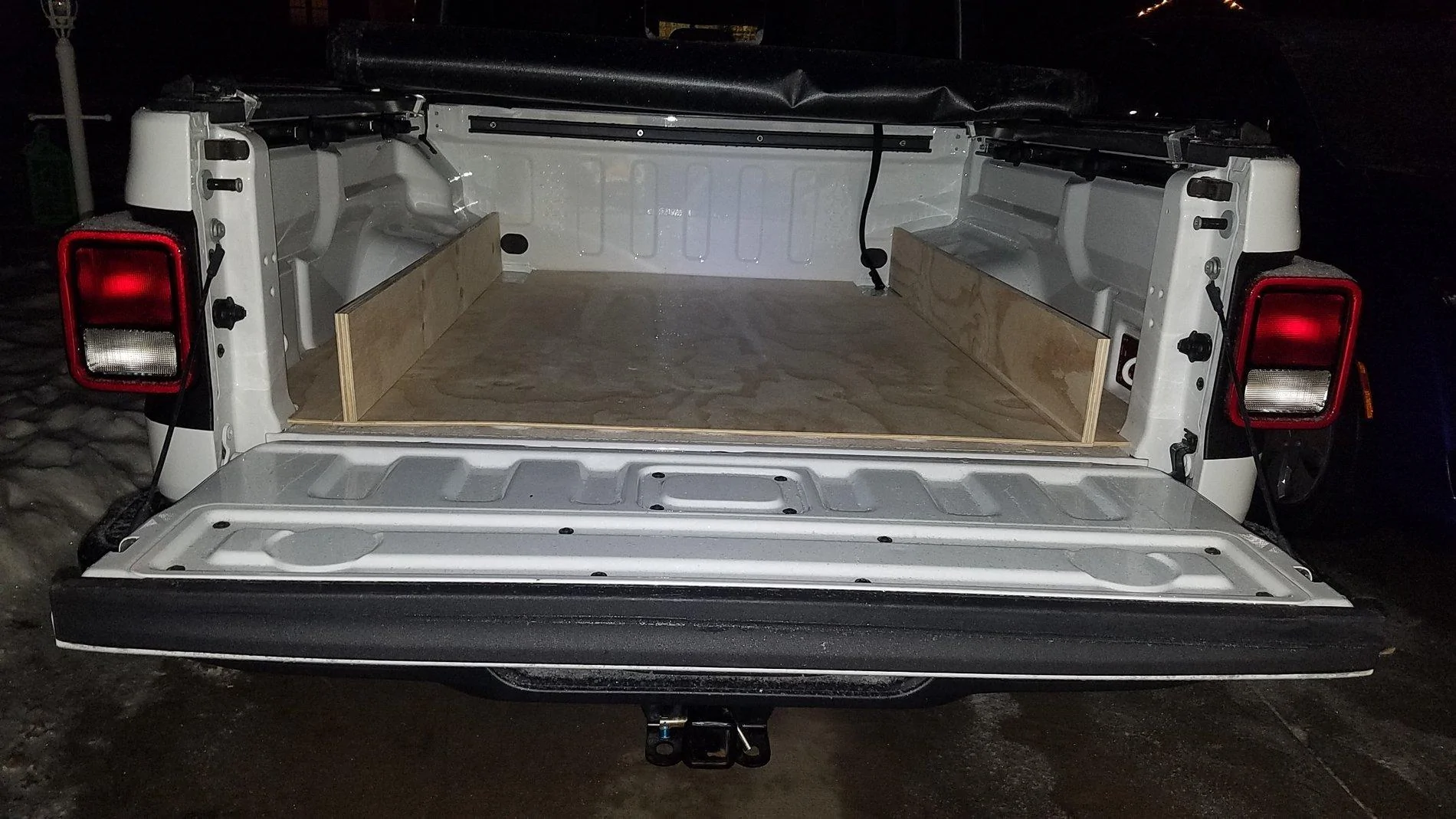 Jeep Gladiator Overland in bed drawer system, which would you prefer? 20191214_200717