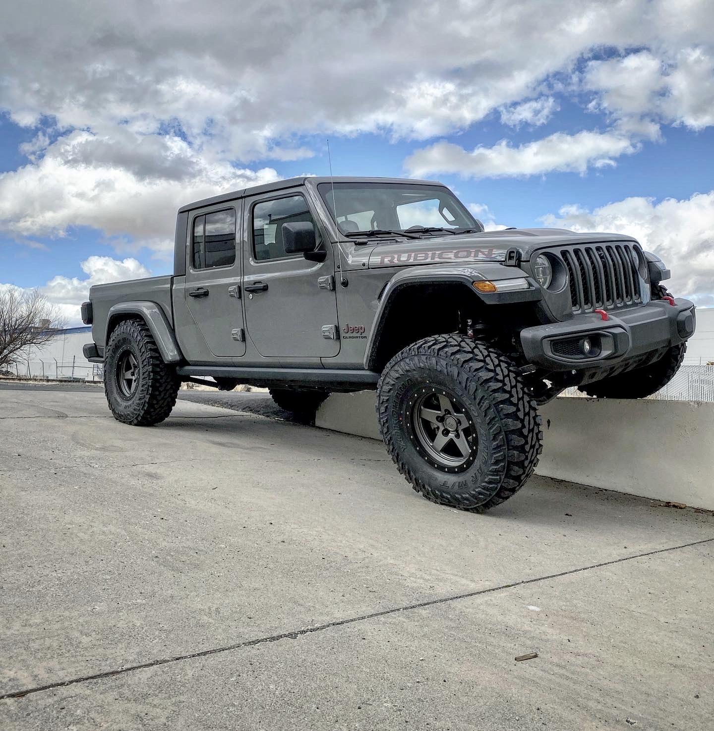 Jeep Gladiator STING GRAY Gladiator JT Club 8F049F3D-C110-4631-BB63-A91CEB1F3C82.JPG
