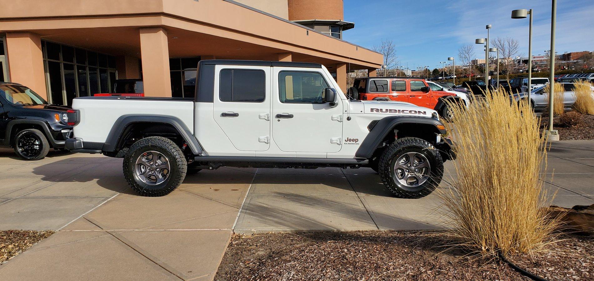 Jeep Gladiator BRIGHT WHITE Gladiator JT Club 20191214_134245