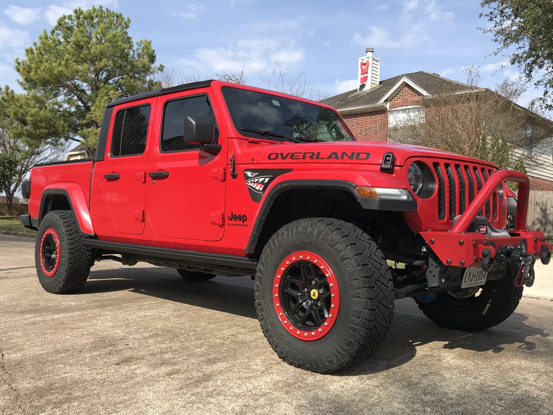 Jeep Gladiator Mopar Extended Performance Rock Rails Installed 9F7066C3-1501-4EE7-8494-672158960053