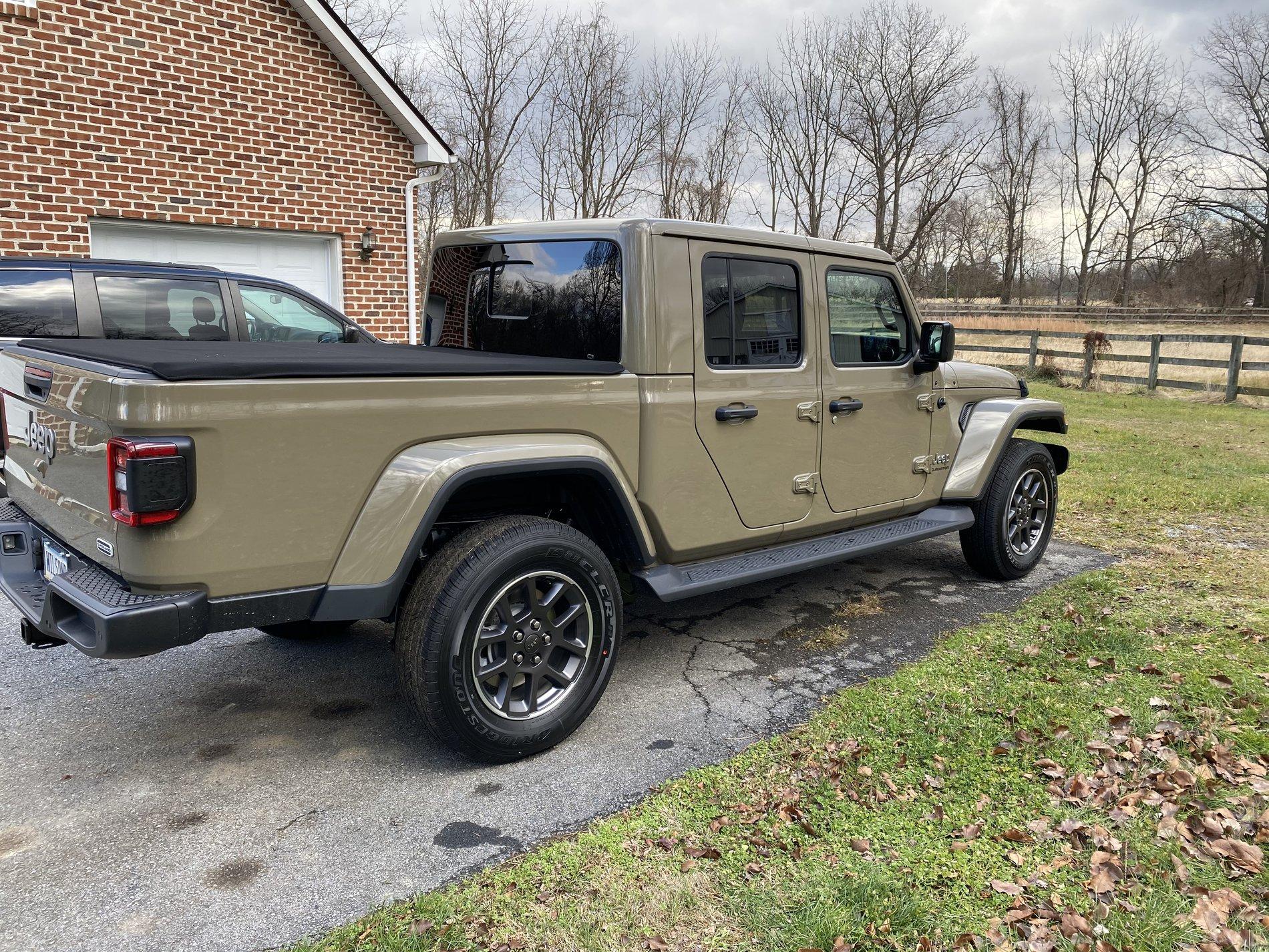 Jeep Gladiator GATOR Gladiator JT Club D2340203-D203-478A-9AA8-8DF7DED77BE9