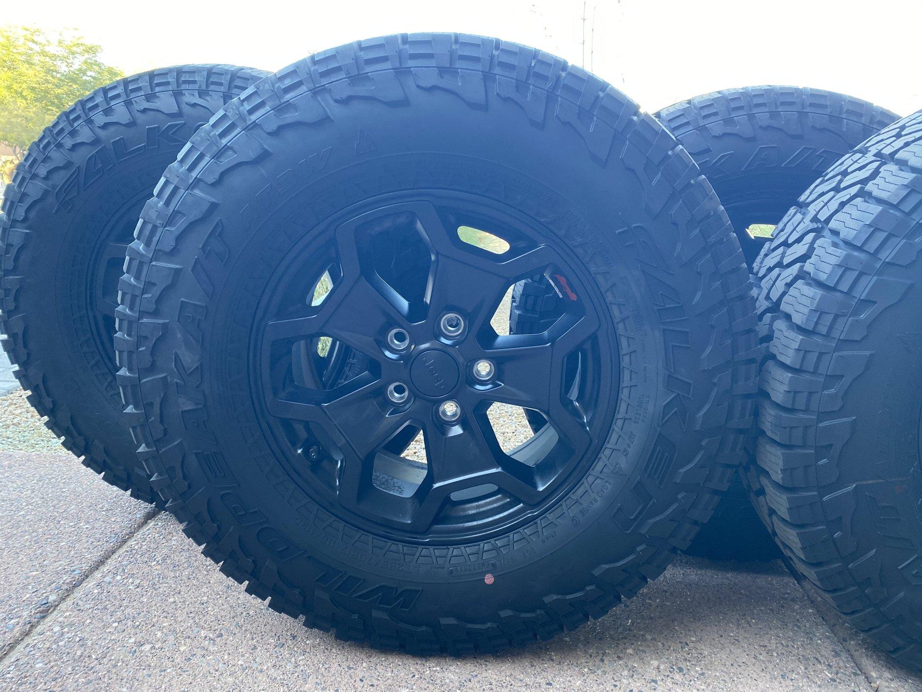Jeep Gladiator Gladiator Launch Edition Wheels & Tires - set of 4 - Like Brand New IMG_0180