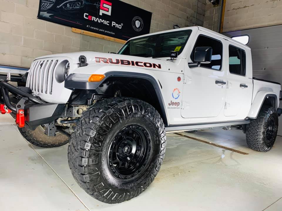 Jeep Gladiator BRIGHT WHITE Gladiator JT Club 78055950_280153492936715_6752983122519785472_n