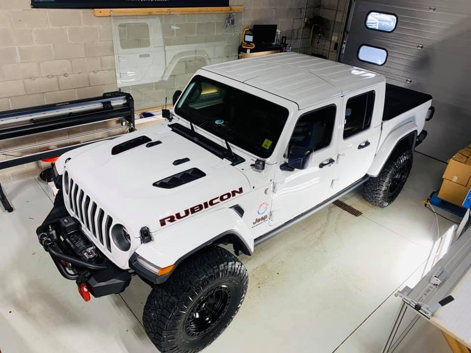 Jeep Gladiator BRIGHT WHITE Gladiator JT Club 78116352_280153516270046_6441768181638889472_n