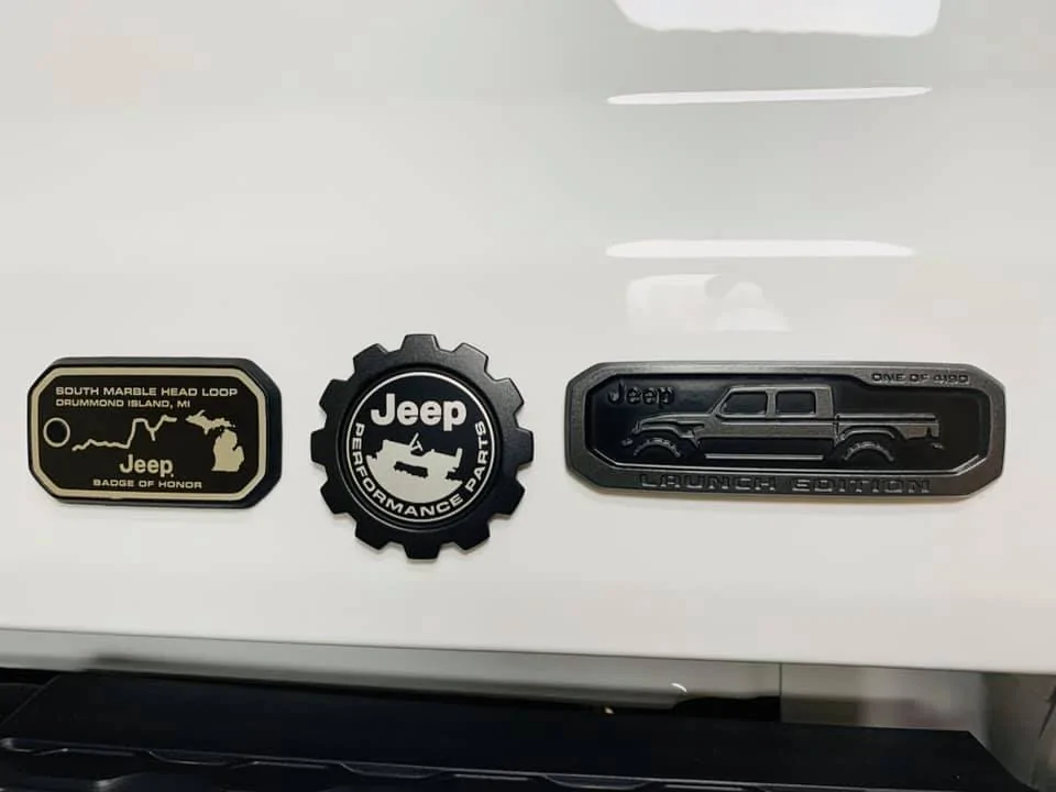 Jeep Gladiator BRIGHT WHITE Gladiator JT Club 78278902_280153579603373_2131521578138075136_n