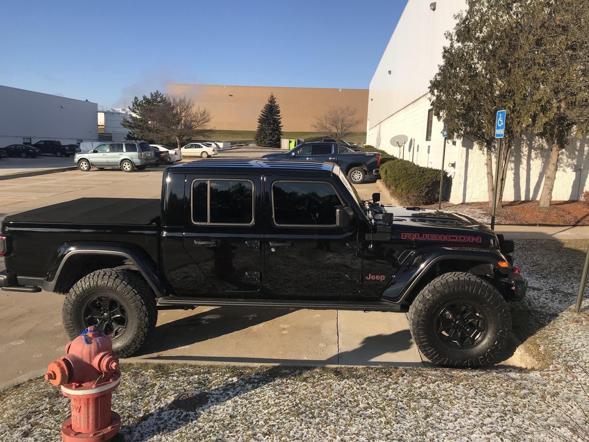 Jeep Gladiator Does anyone not regret ordering a hard top when they bought their Jeep? IMG_1974