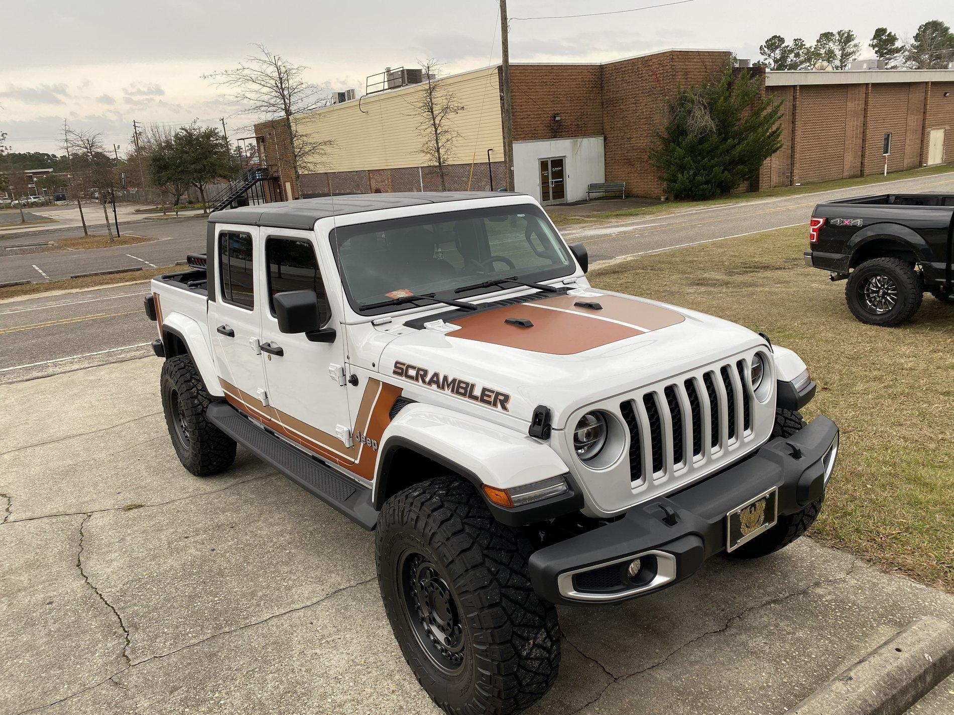 Jeep Gladiator BRIGHT WHITE Gladiator JT Club DACC4DC2-EE05-4394-8321-D9B6103A5DDB