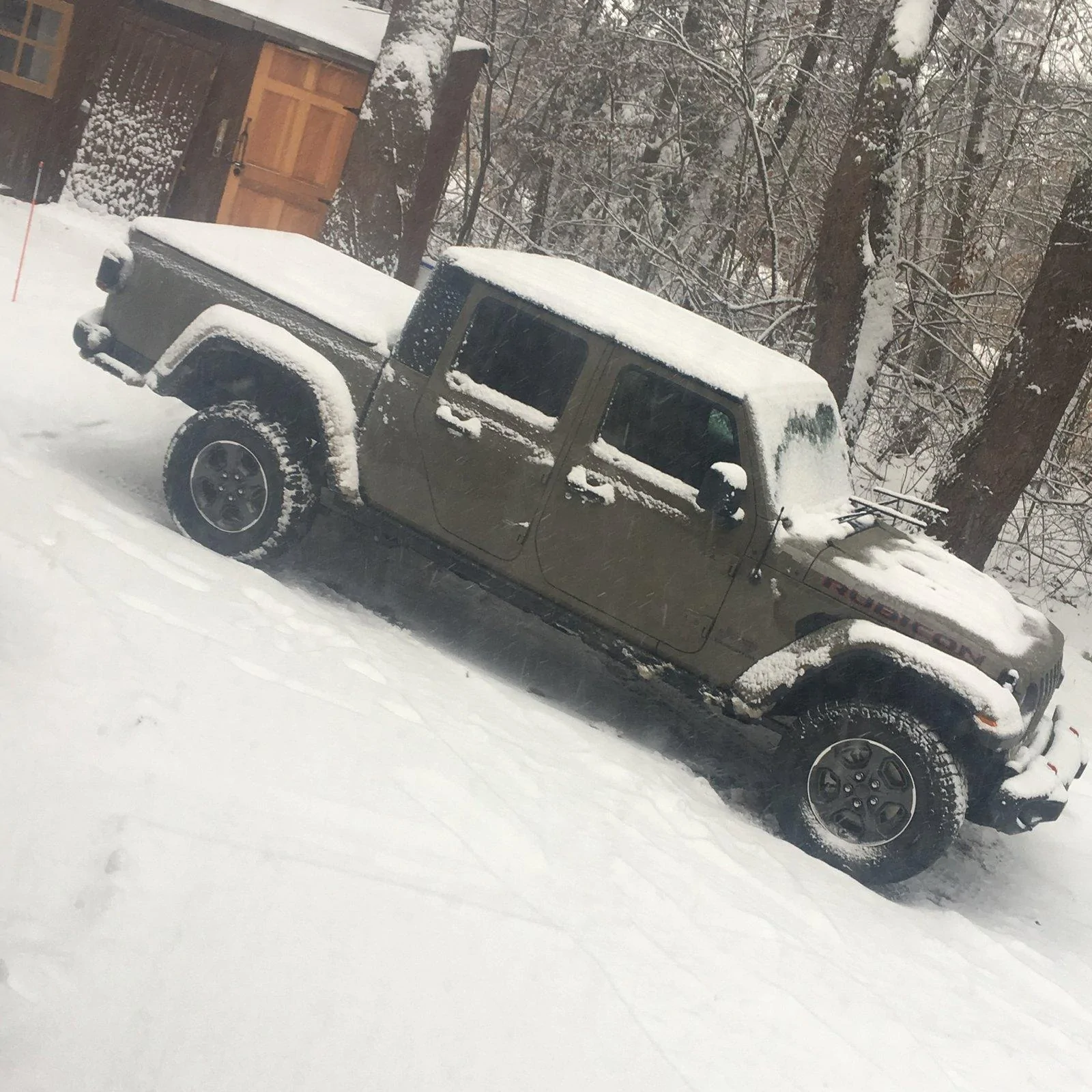 Jeep Gladiator Playing in the snow 18D8C3A9-E50B-429F-8D38-AA4991BAF810