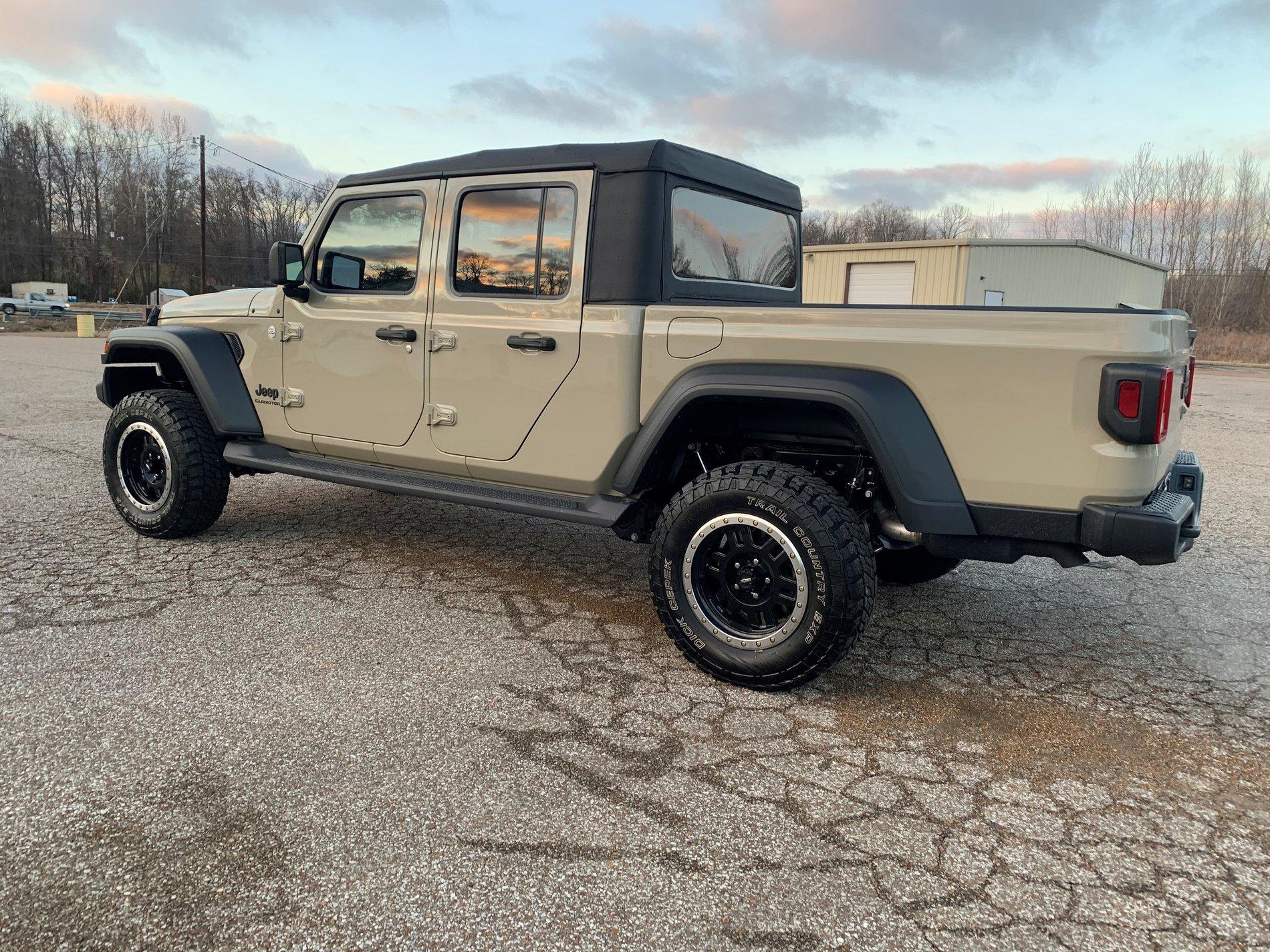 Jeep Gladiator Spacers or Springs? Gladiator 3