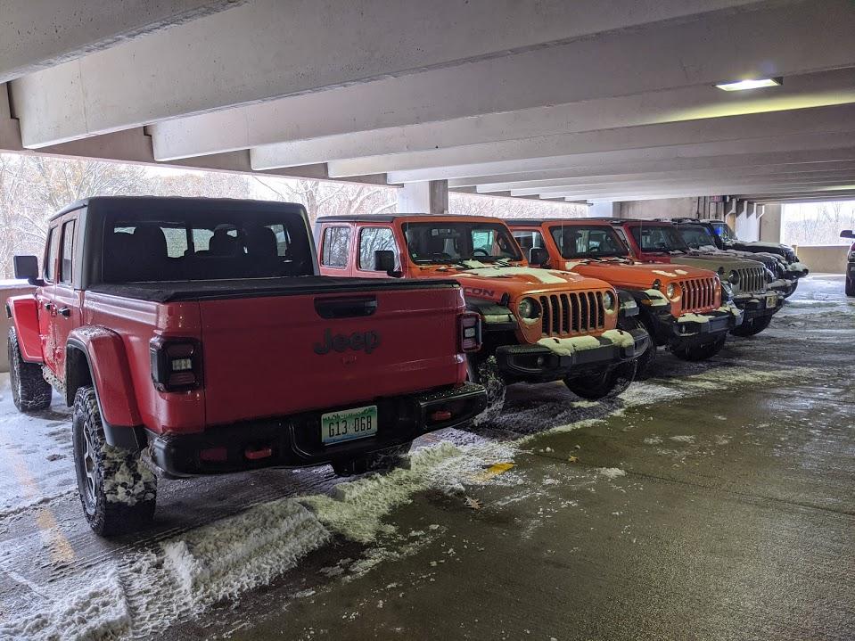 Jeep Gladiator Jeeps Parking Next To Jeeps ad5uLJVJtaS5PExqmUp6OZdcxzX-naeZDNrLtt_Pltw6ucp6CbEMhDLMJ787_c6EWJ-KuXIcR32JamKqFiO=w959-h719-no