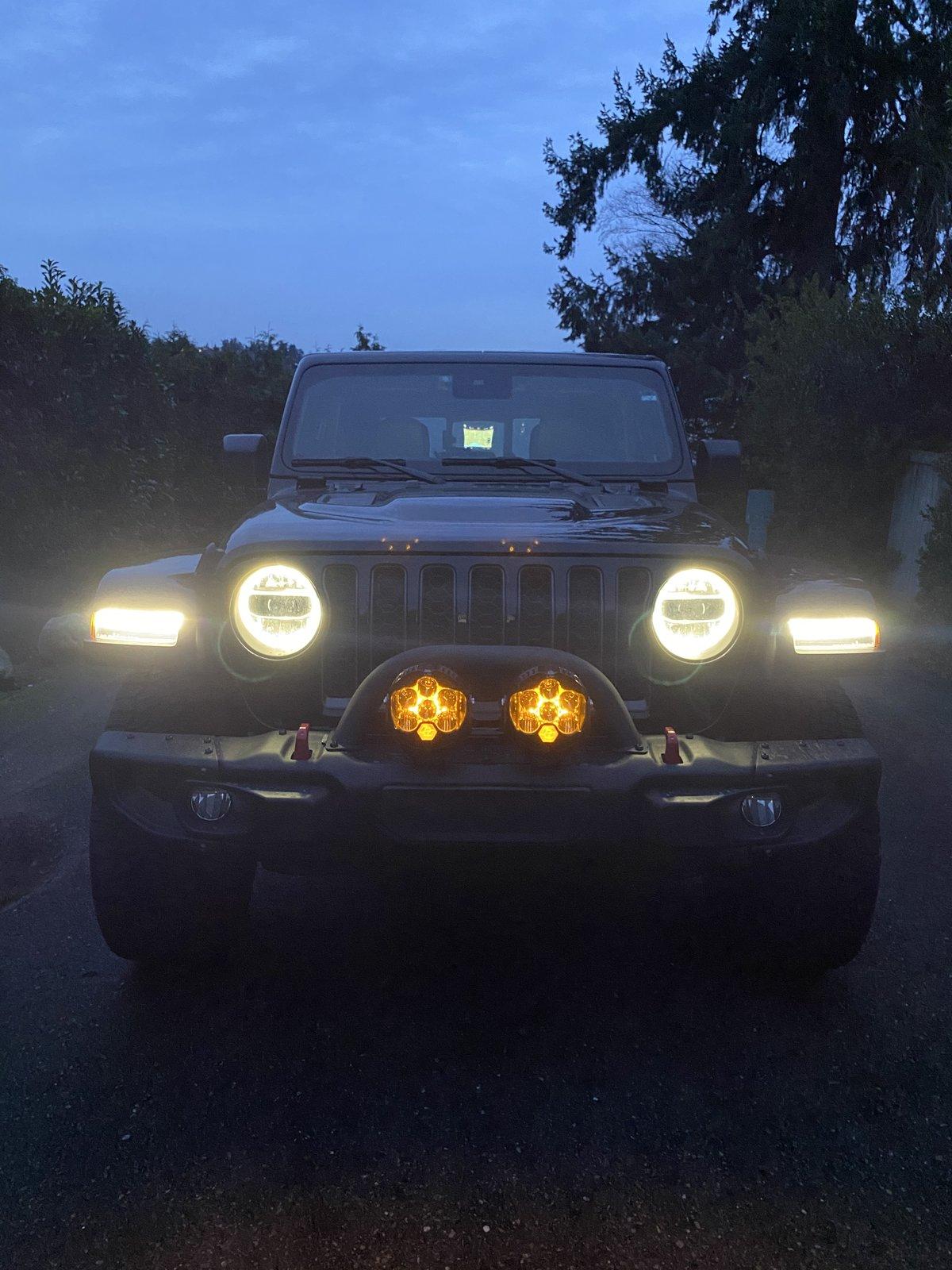 Jeep Gladiator BLACK Gladiator JT Club 6888BB61-8179-4614-9808-9E2FA1F5C5E8