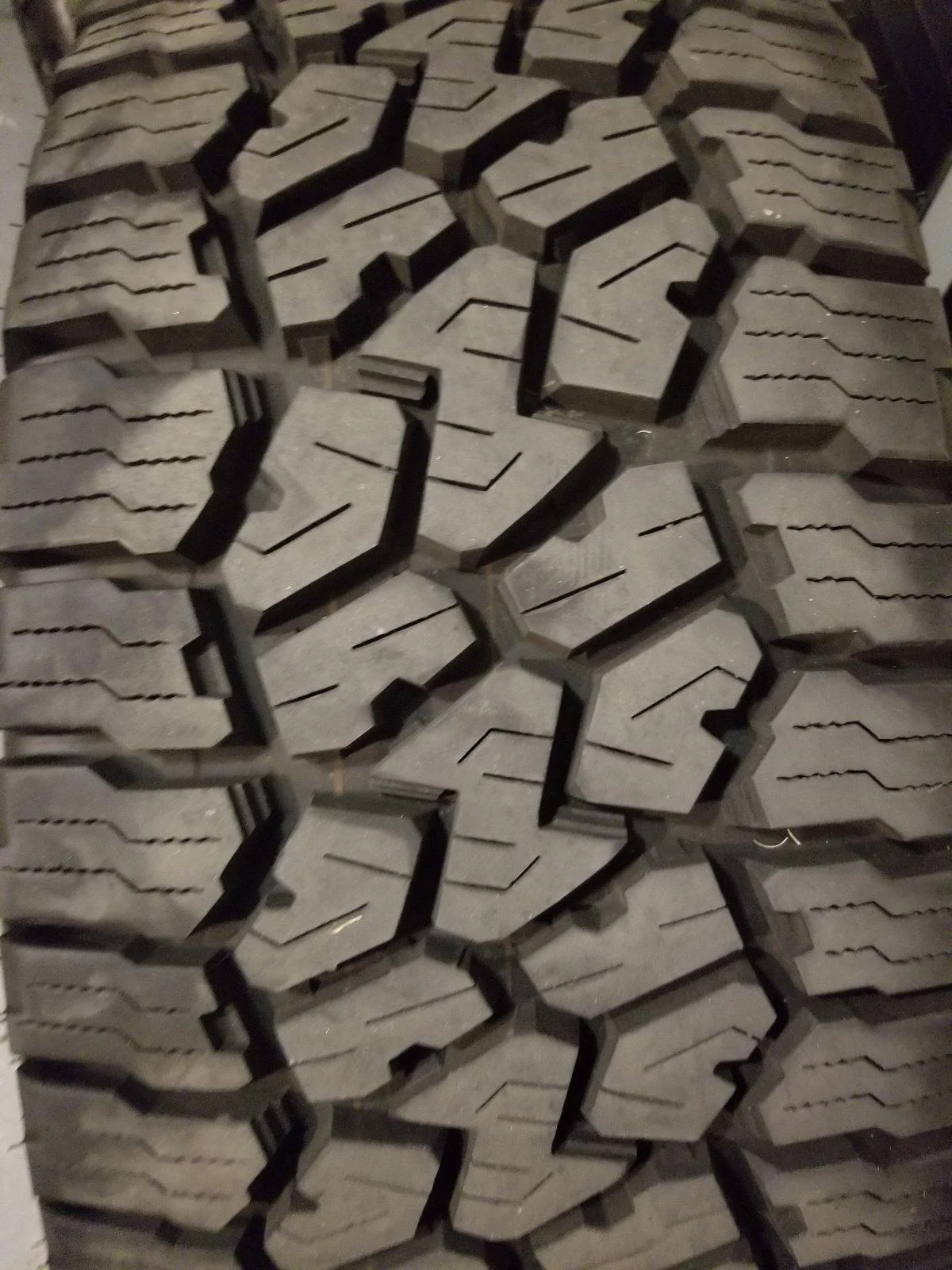 Jeep Gladiator Rubicon Stock Wheels and tires 20191217_070149