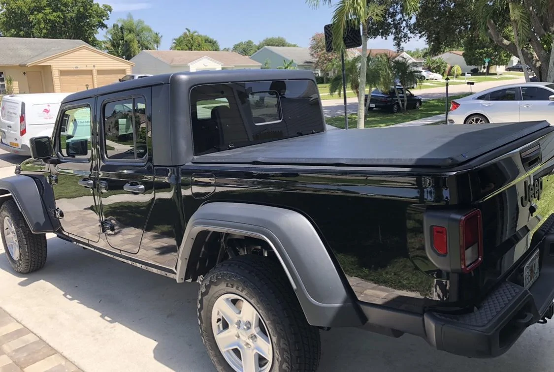 Jeep Gladiator Mopar tri fold bed cover (leather like material) 3AF50FD1-479A-4D44-9C4D-5B8949441044