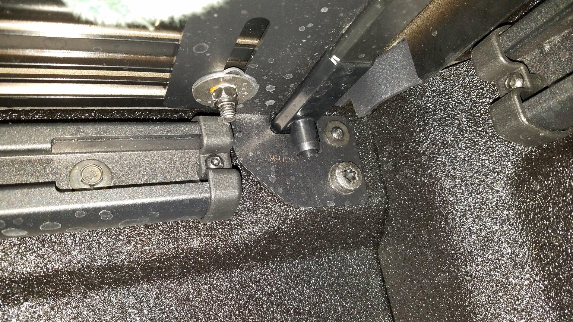 Jeep Gladiator Factory Hard Tonneau Cover  Hose - What is it?? 20191221_085907