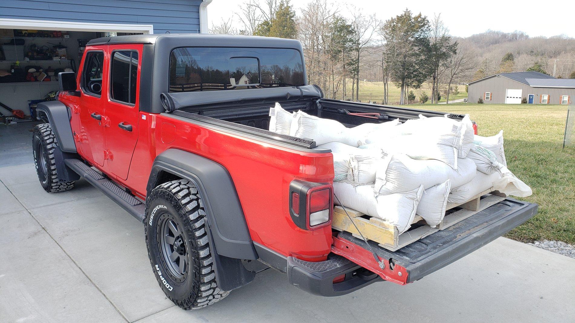 Jeep Gladiator Test with simulated tongue weight - yikes! No wonder the RAKE 20191221_131907
