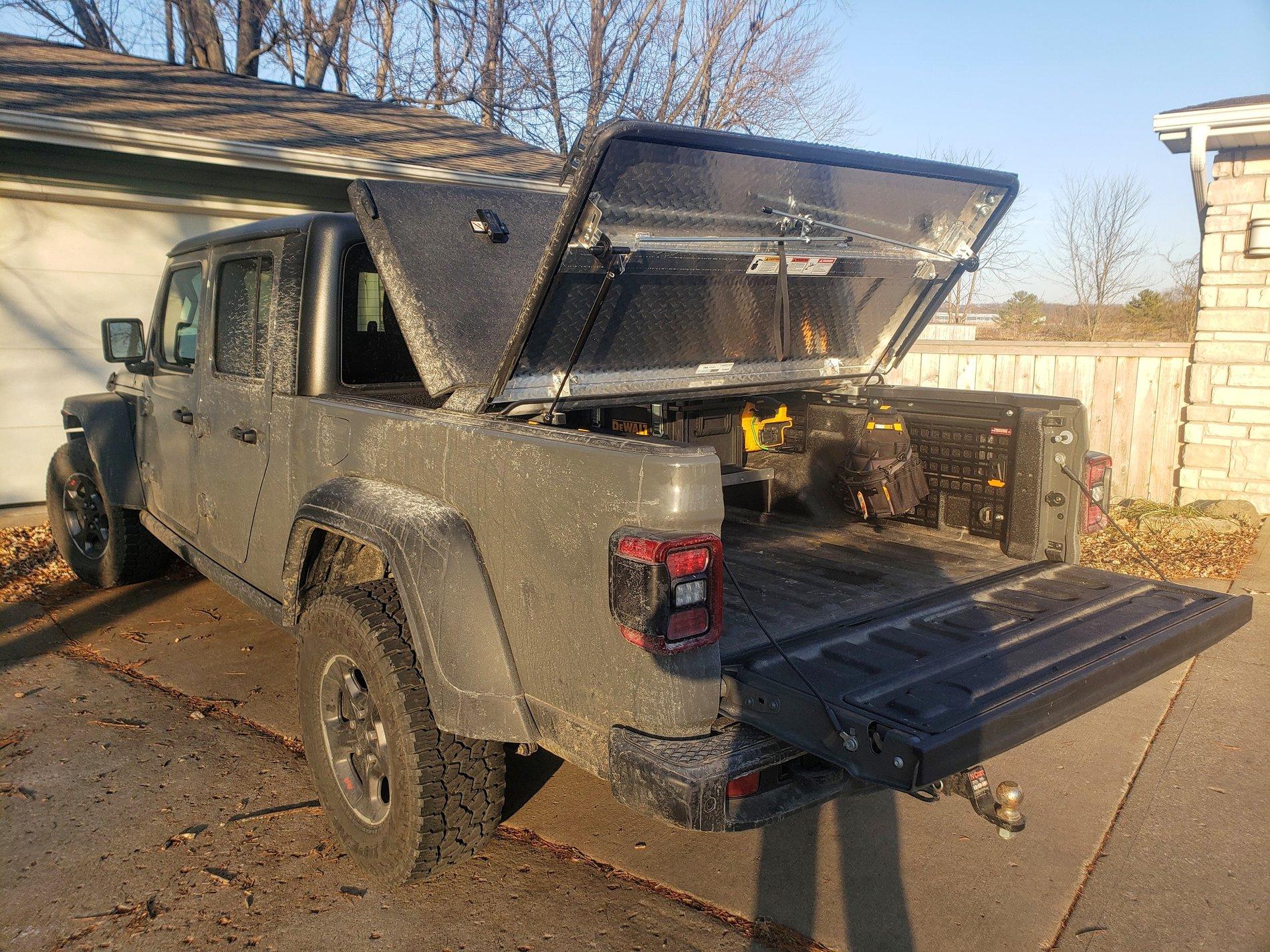 Jeep Gladiator Contractor Chewy 20191221_153316