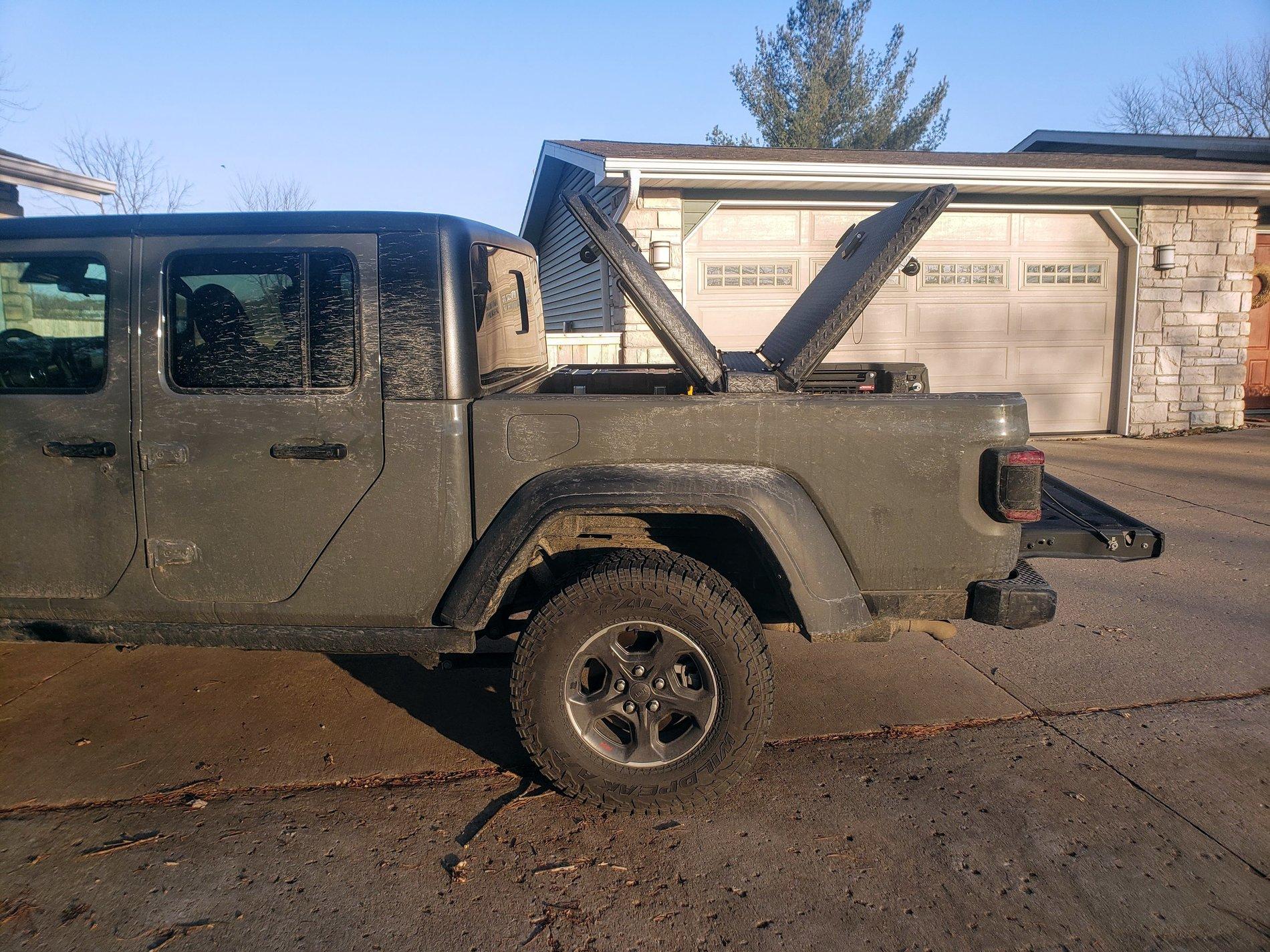 Jeep Gladiator Contractor Chewy 20191221_153301