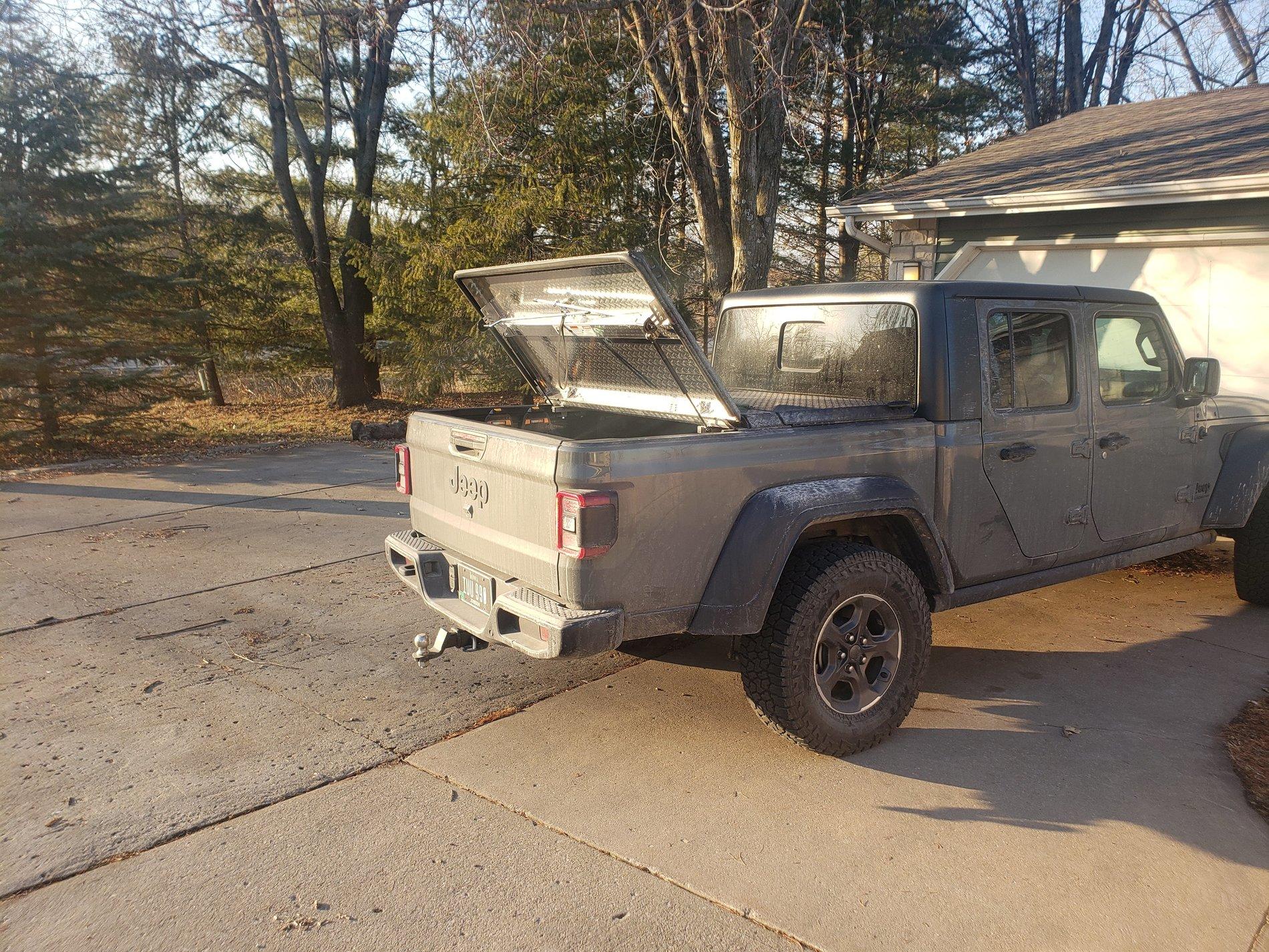 Jeep Gladiator Contractor Chewy 20191221_153144