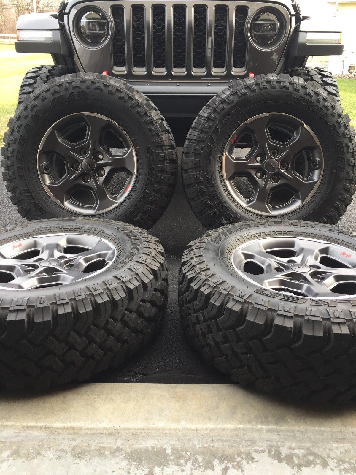 Jeep Gladiator Gladiator Rubicon Wheels/Falken Tires IMG_1605[1].JPG