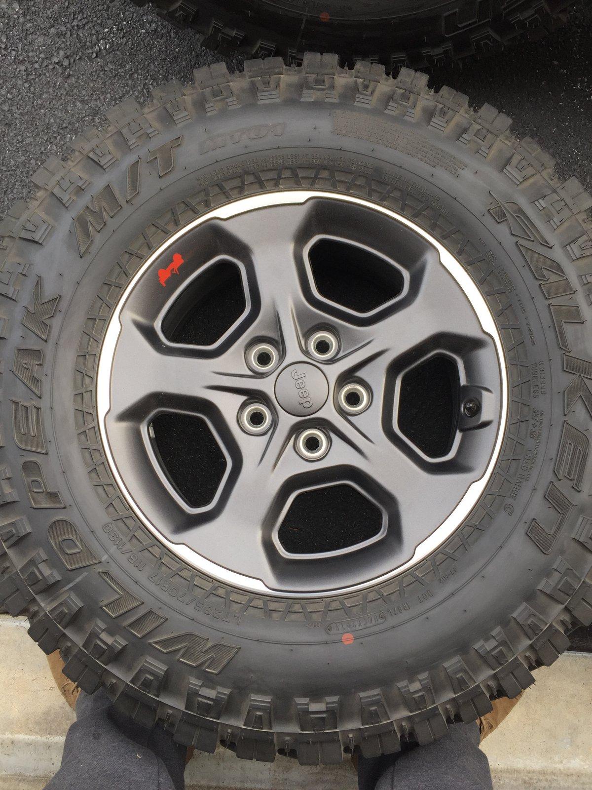Jeep Gladiator Gladiator Rubicon Wheels/Falken Tires IMG_1607[1].JPG