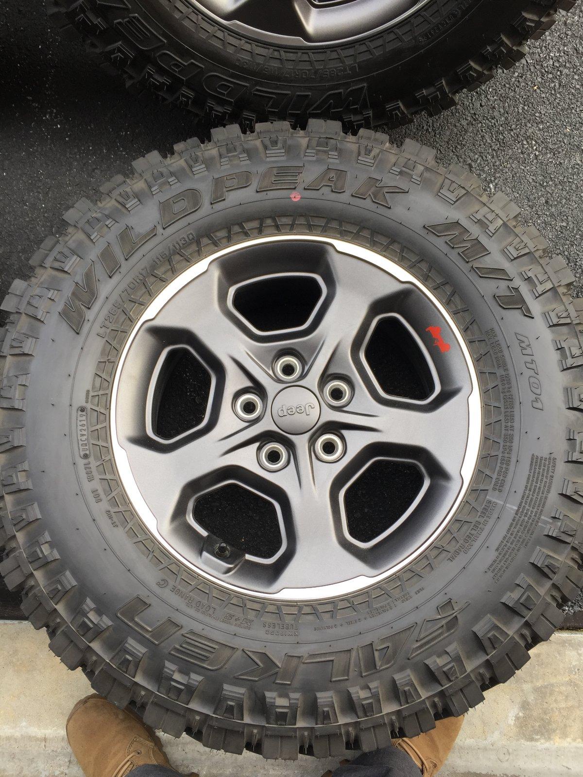 Jeep Gladiator Gladiator Rubicon Wheels/Falken Tires IMG_1609[1].JPG
