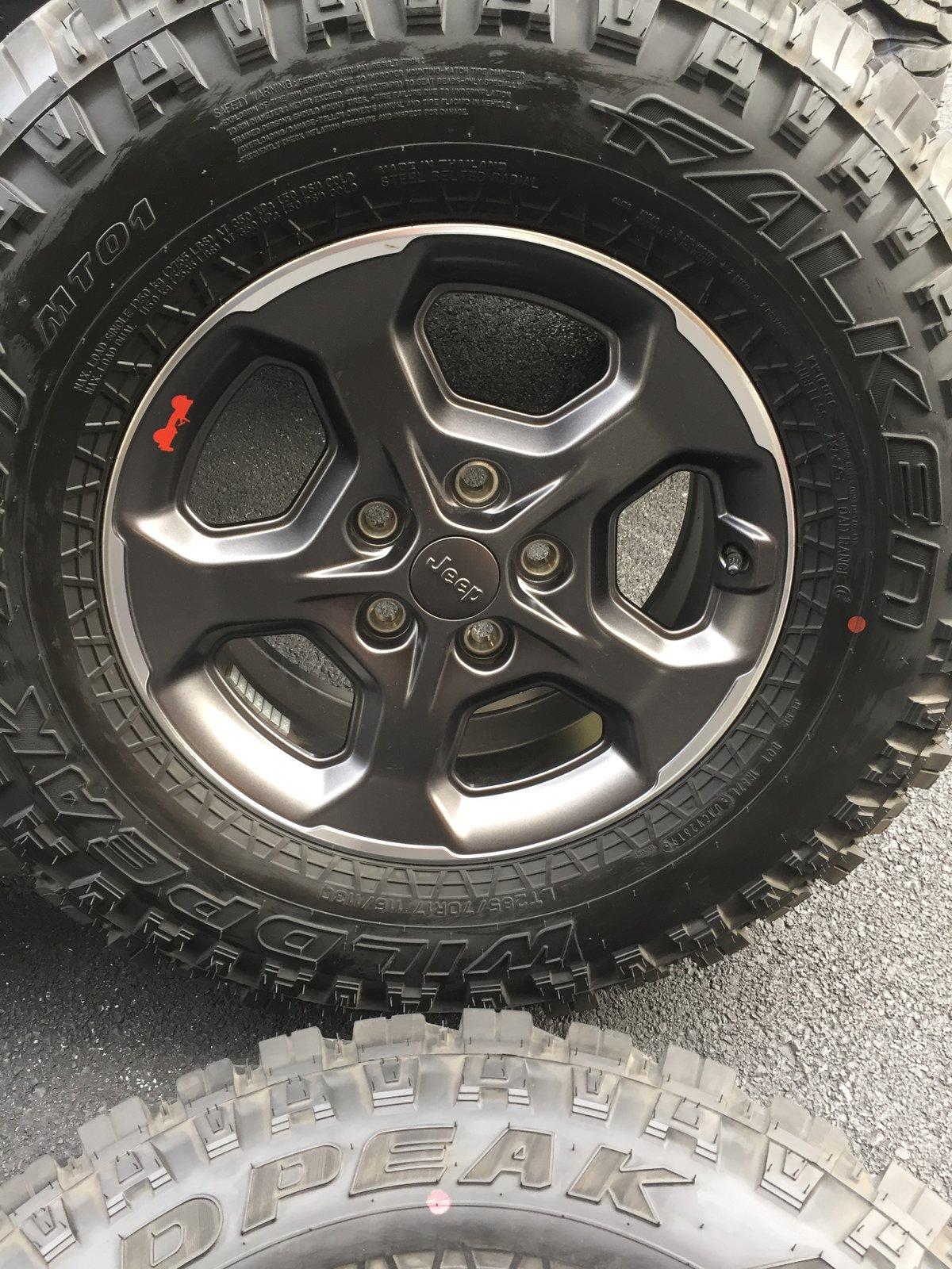 Jeep Gladiator Gladiator Rubicon Wheels/Falken Tires IMG_1610[1].JPG