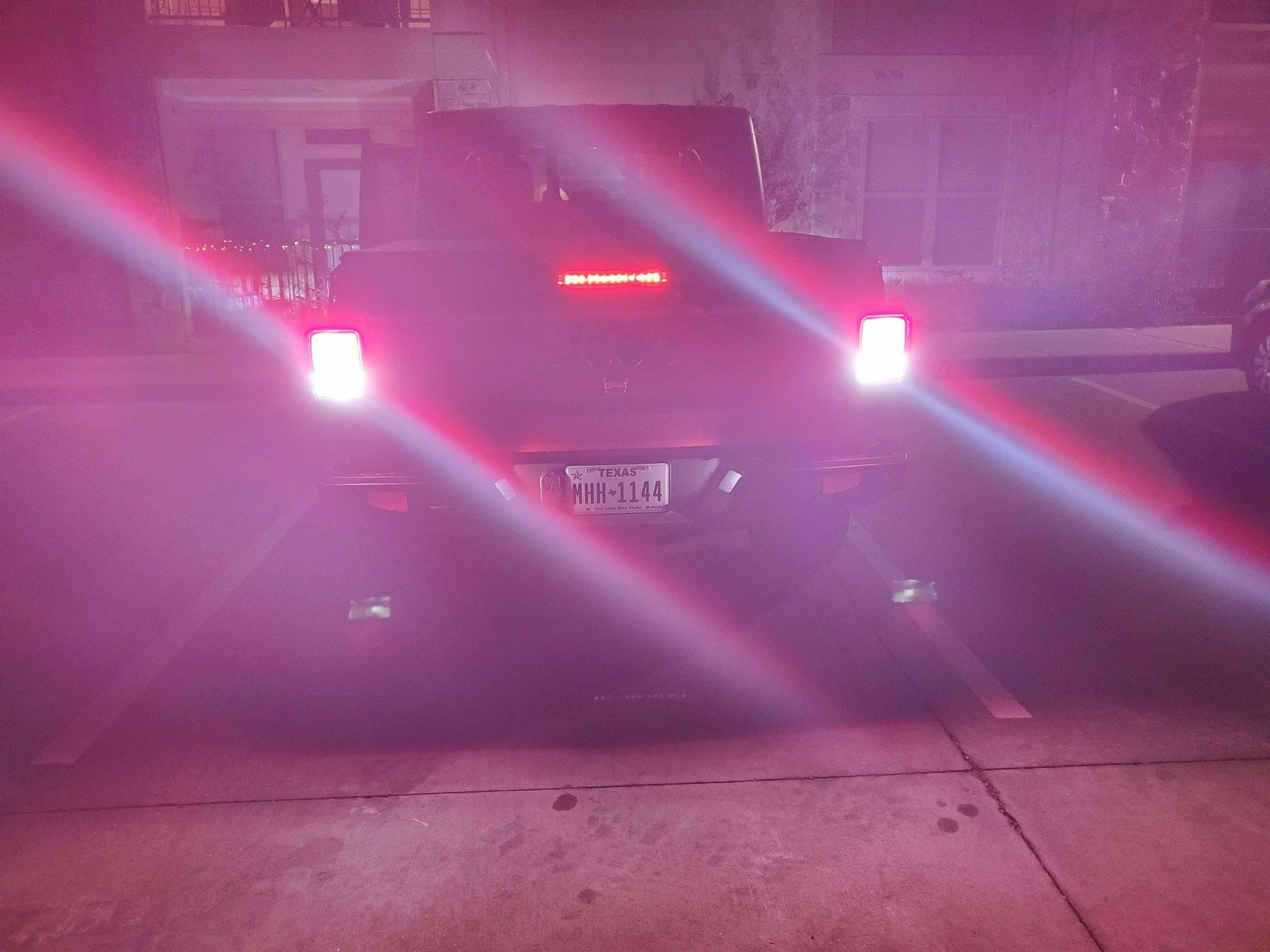 Jeep Gladiator HR reverse LED's a sloppy fit? 20191220_185642
