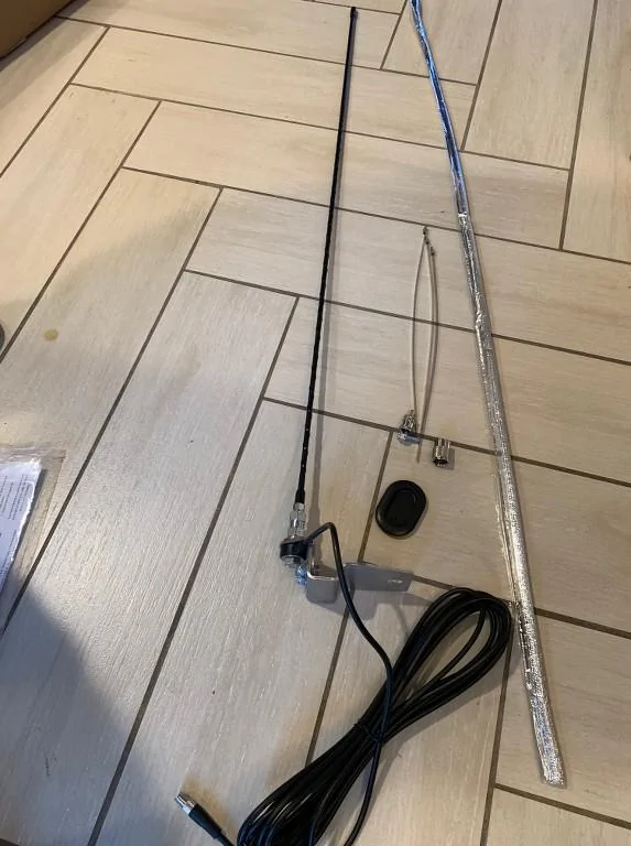 Jeep Gladiator Magnetic HAM antenna location? 5YUPmm