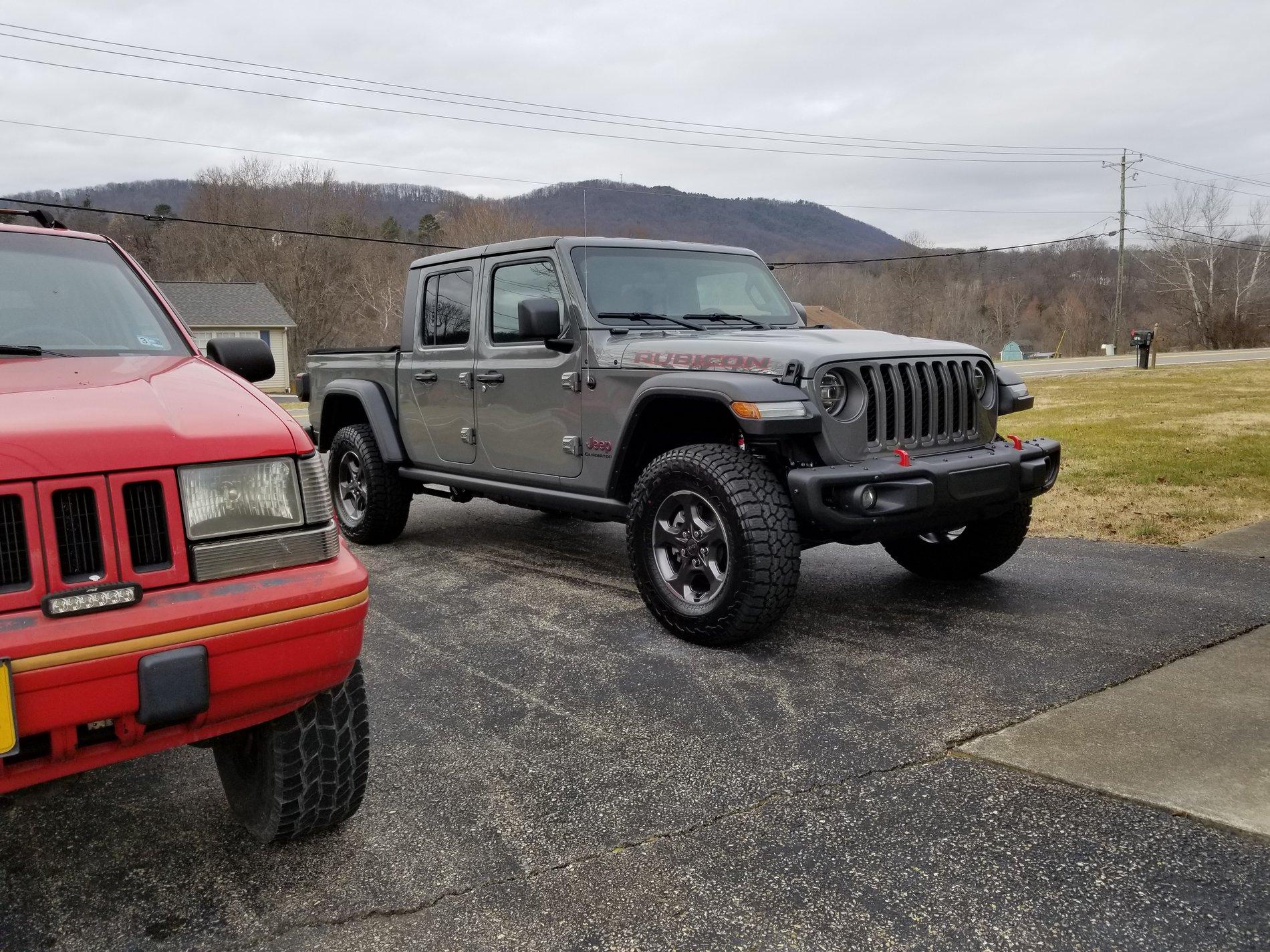 Jeep Gladiator Sting grey owners (future) check in 20191223_133440