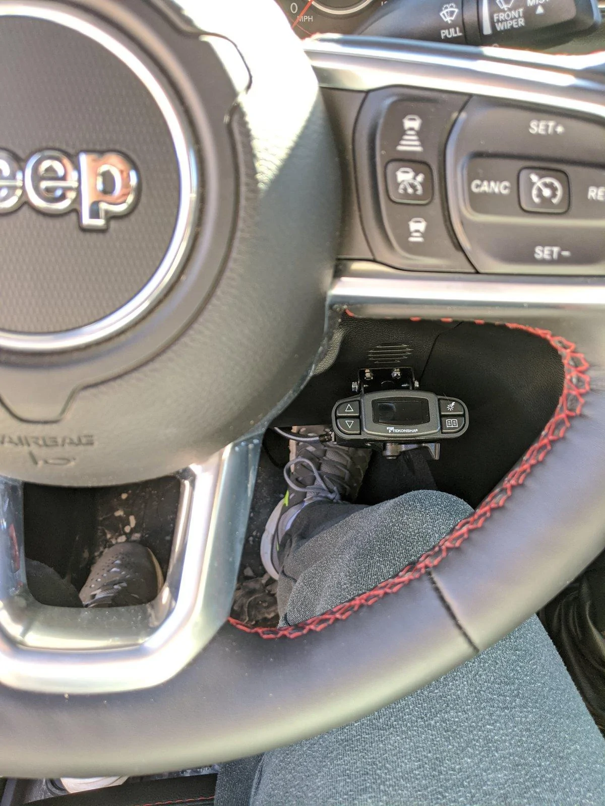 Jeep Gladiator Factory Trailer Brake Controller releases ...EDIT: STILL WAITING IMG_20191225_120055