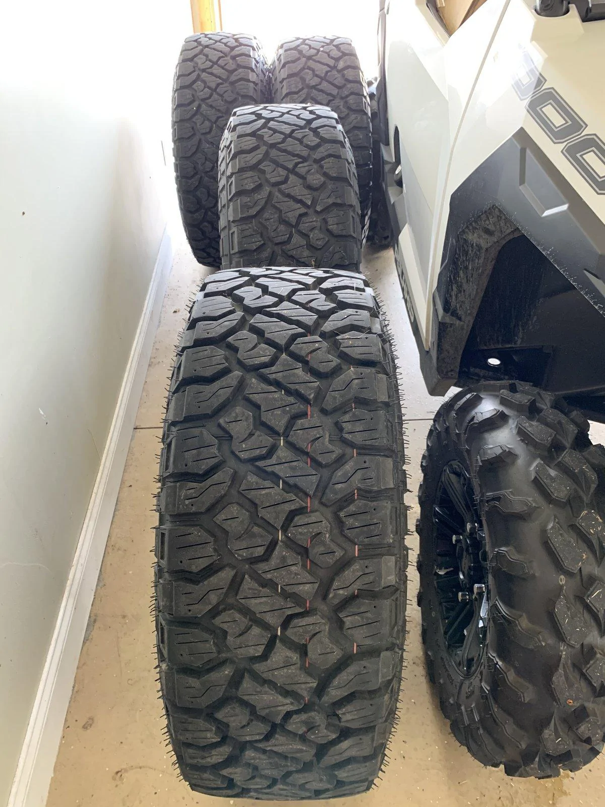 Jeep Gladiator Kendra Klever RT 35 12.50 17 21622487-94E6-4BB0-B06C-5F5DA3CE8487