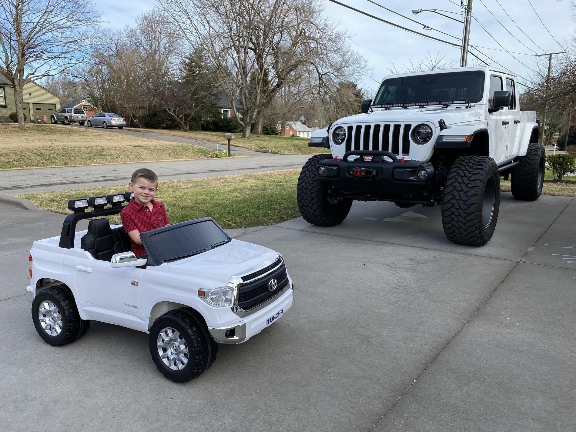 Jeep Gladiator Whatcha get for Christmas 8F4C38F4-799A-49C9-8E75-5D80DC6048F7