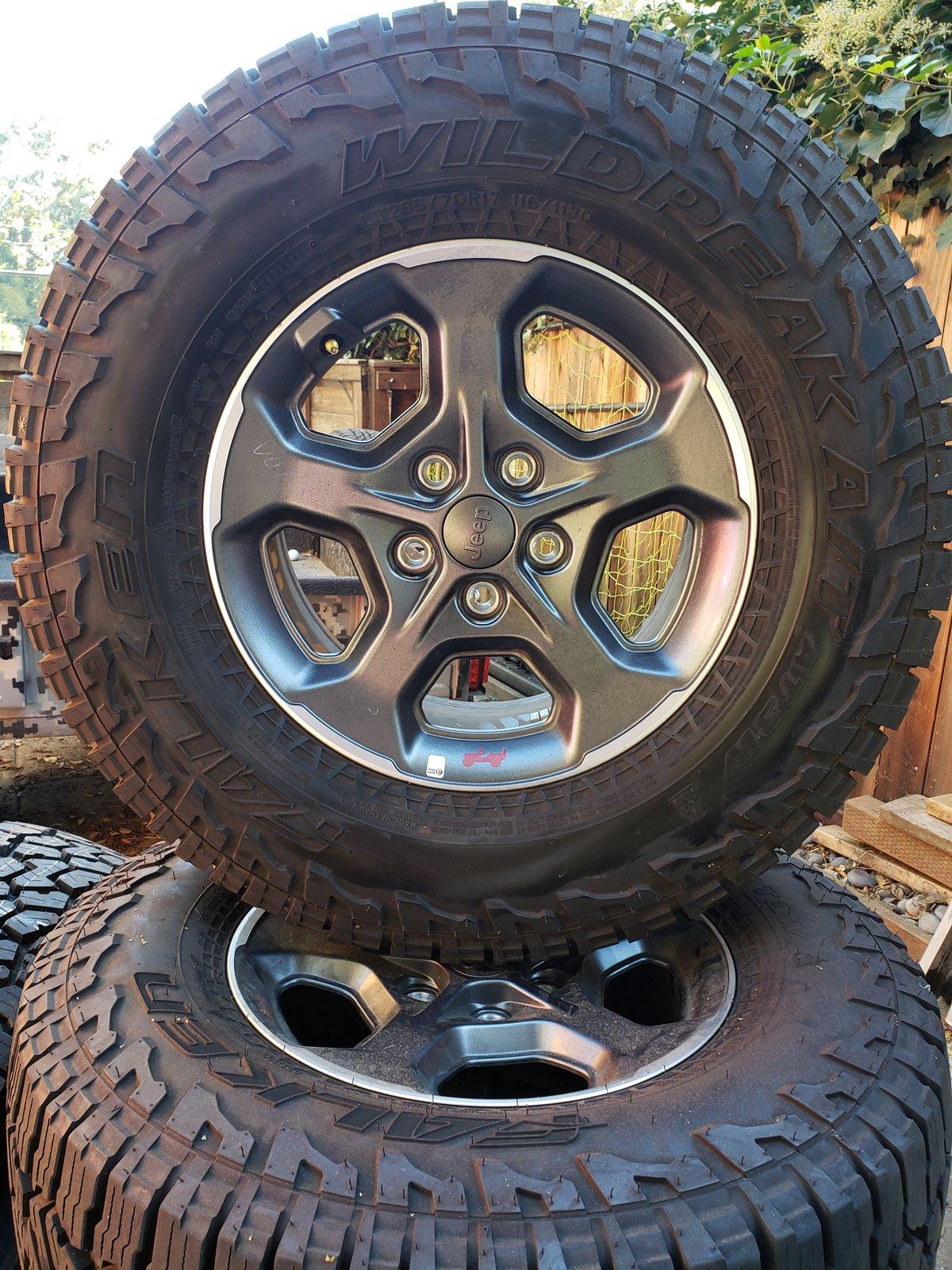 Jeep Gladiator Factory Wheels & Tires Rubicon 20191021_114230